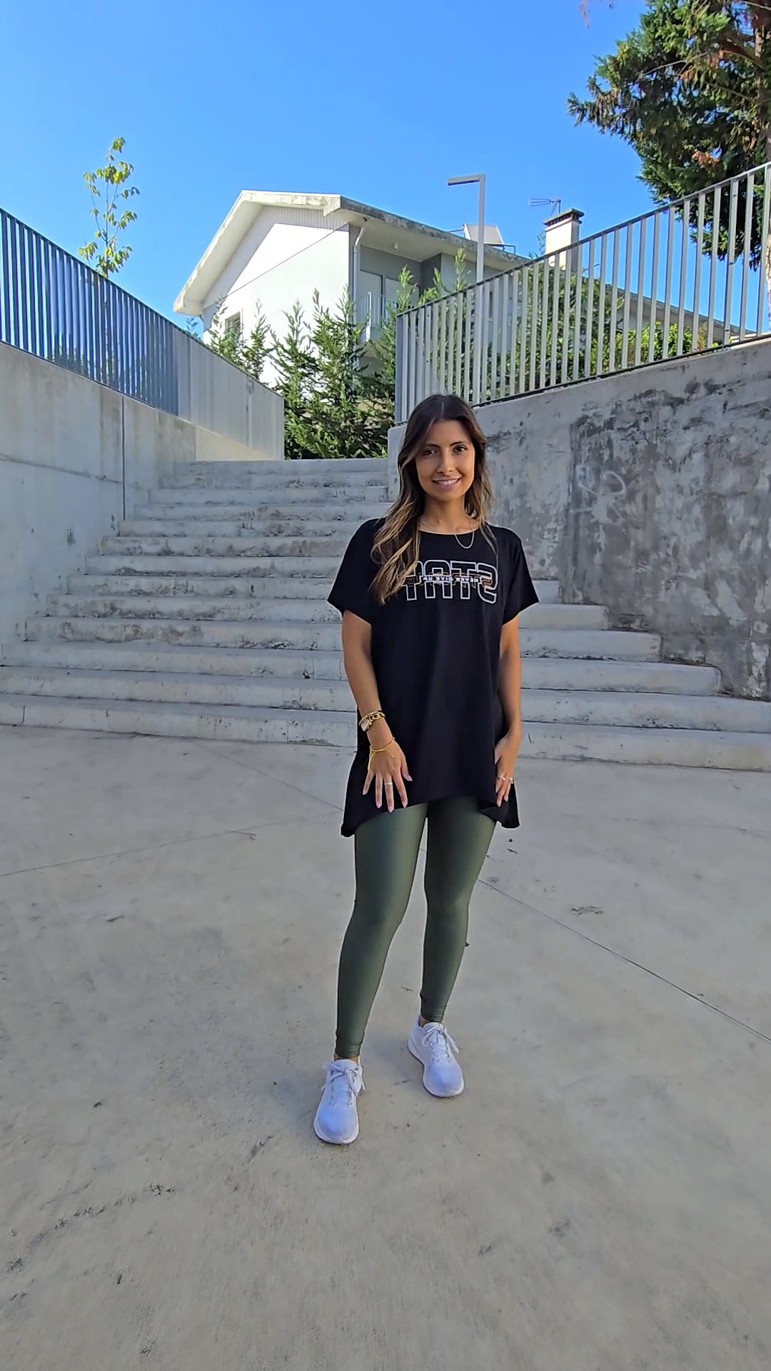 https://bo.aruak.pt/FileUploads/produtos/fitness/t-shirt/2025-10-14-1104096321.jpg