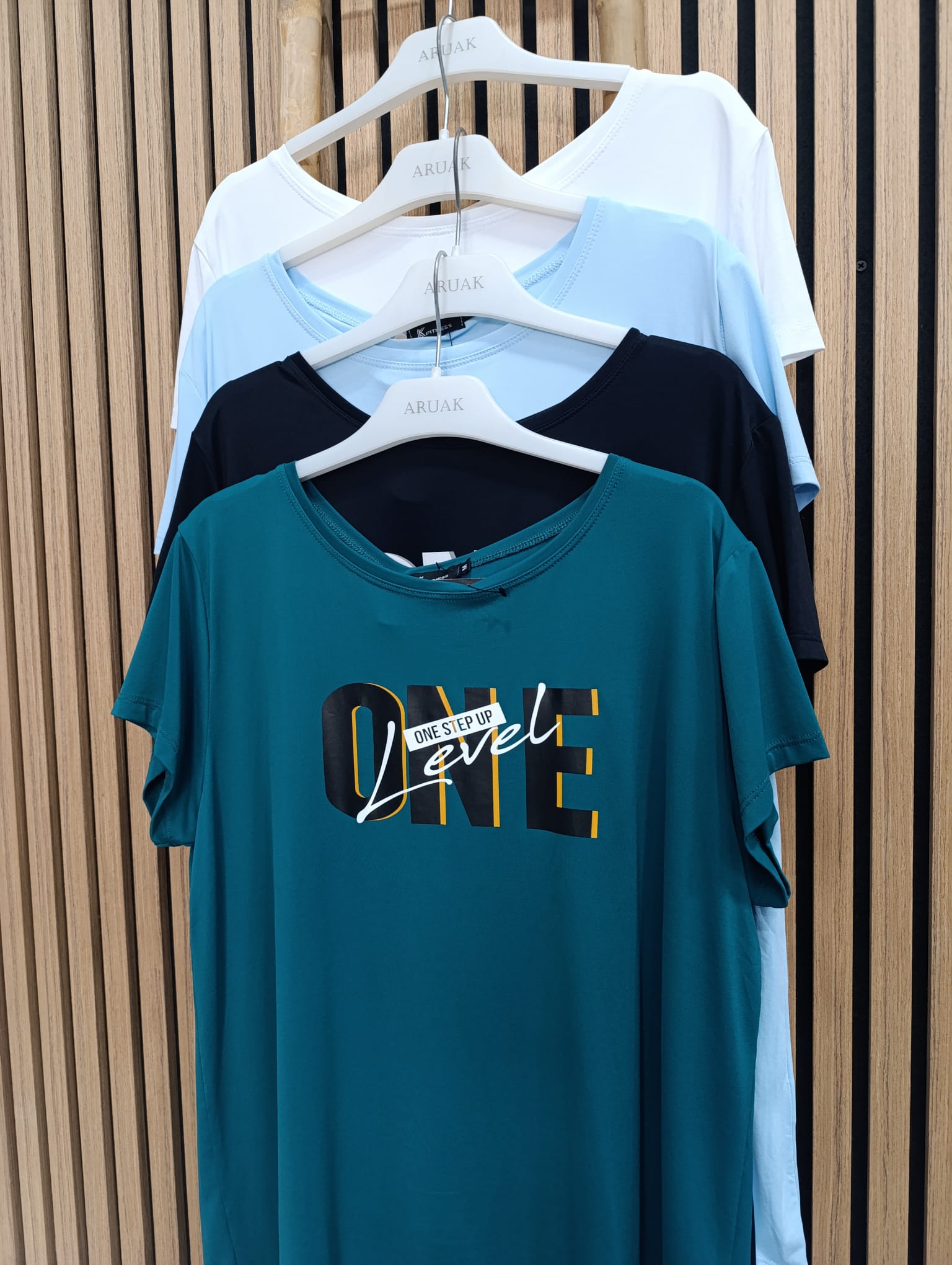T-SHIRT ONE STEP UP