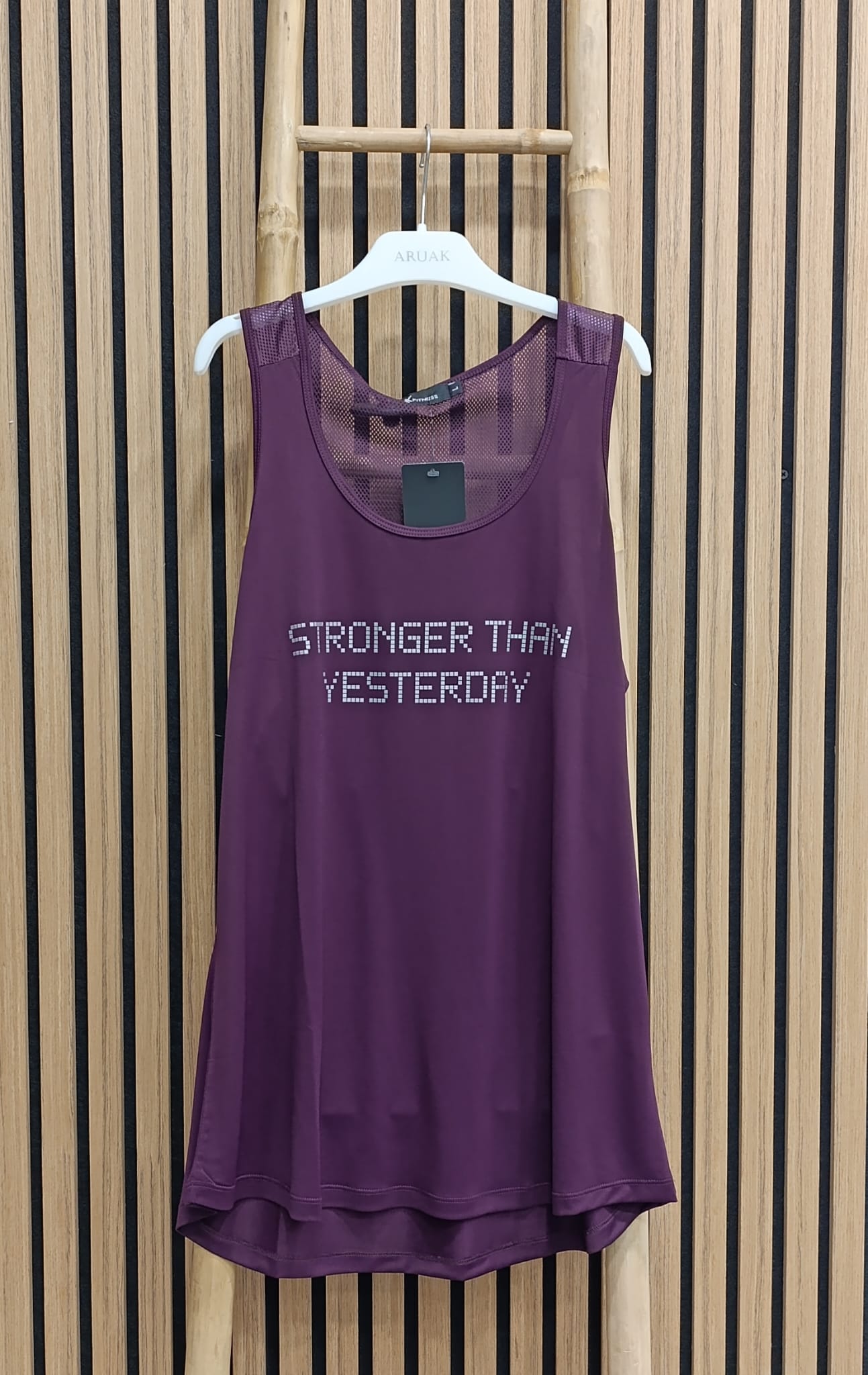 https://bo.aruak.pt/FileUploads/produtos/fitness/tops/q0196_2.jpg