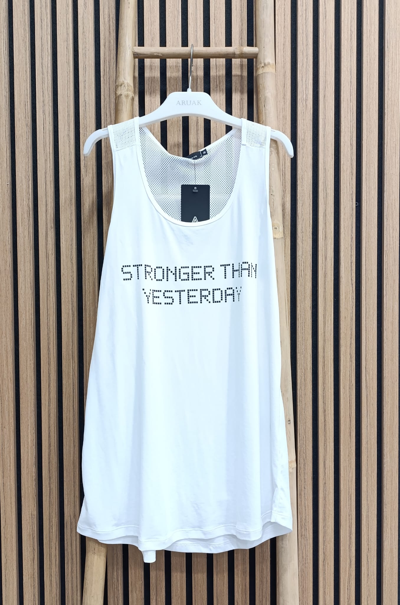 https://bo.aruak.pt/FileUploads/produtos/fitness/tops/q0196_5.jpg