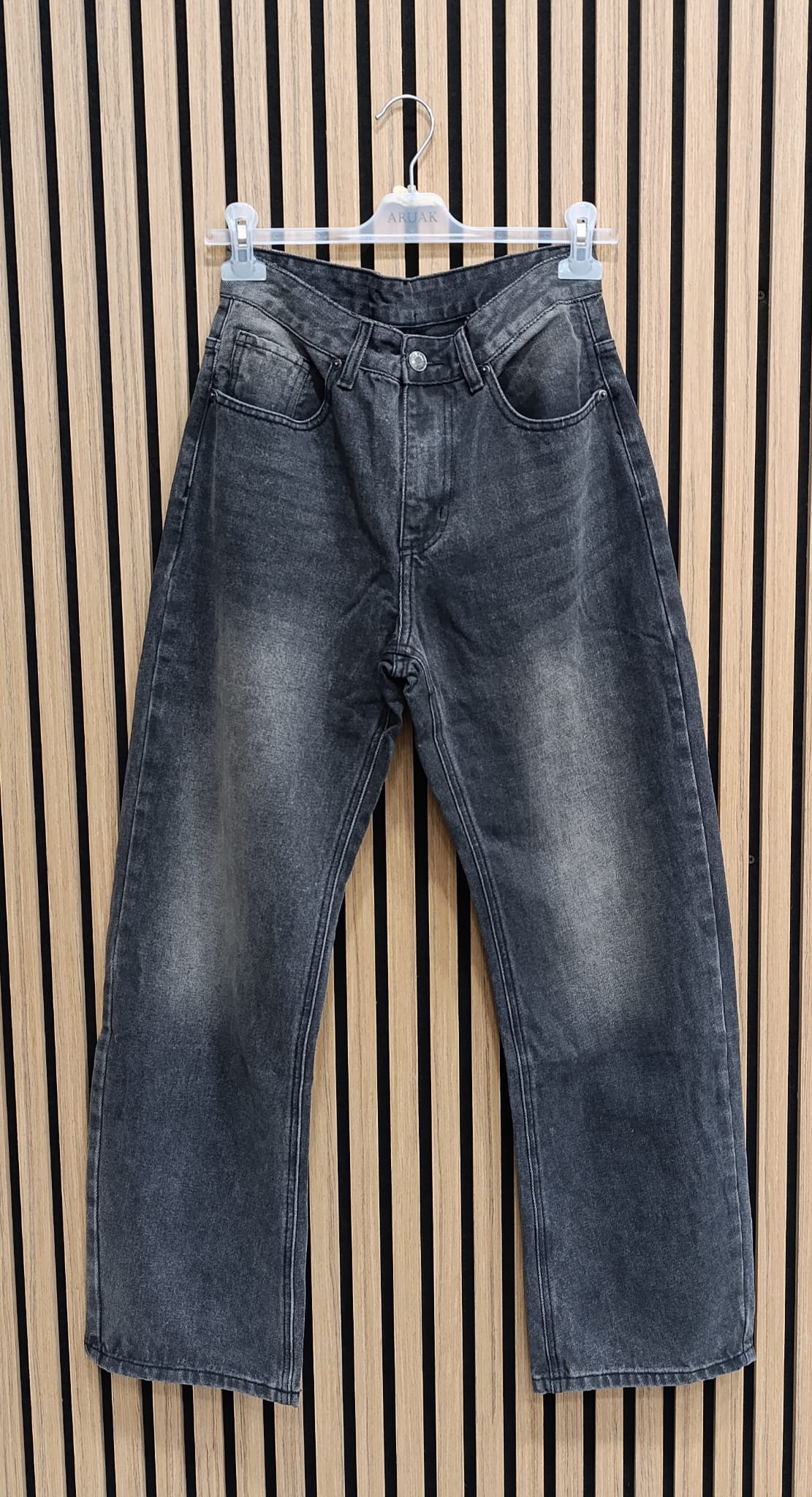https://bo.aruak.pt/FileUploads/produtos/homem/calcas/q3216_1.jpg