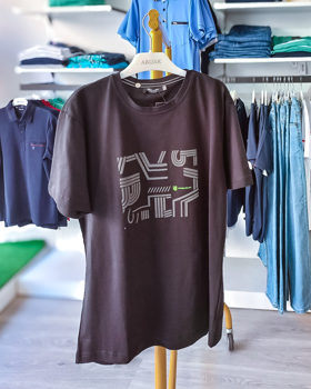 https://bo.aruak.pt/FileUploads/produtos/homem/t-shirt/img-20250528-wa0062_thumb.jpg