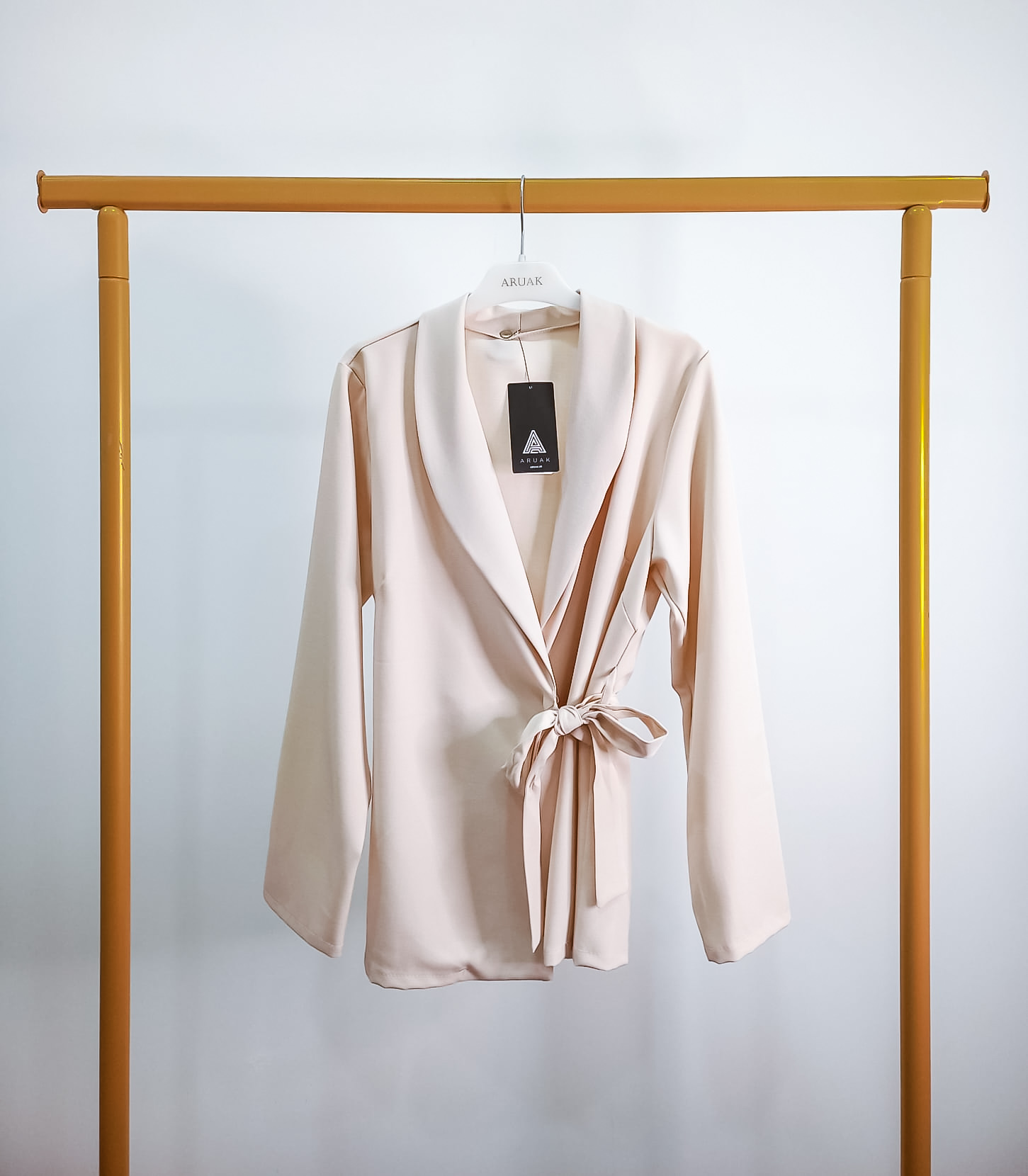 https://bo.aruak.pt/FileUploads/produtos/mulher/blazer/img-20260325-wa0065.jpg
