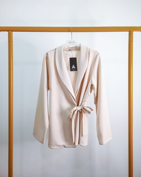 https://bo.aruak.pt/FileUploads/produtos/mulher/blazer/img-20260325-wa0065_thumb.jpg