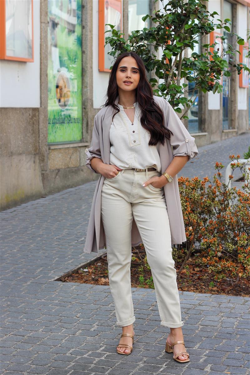 https://bo.aruak.pt/FileUploads/produtos/mulher/blazer/img_7491-custom.jpg
