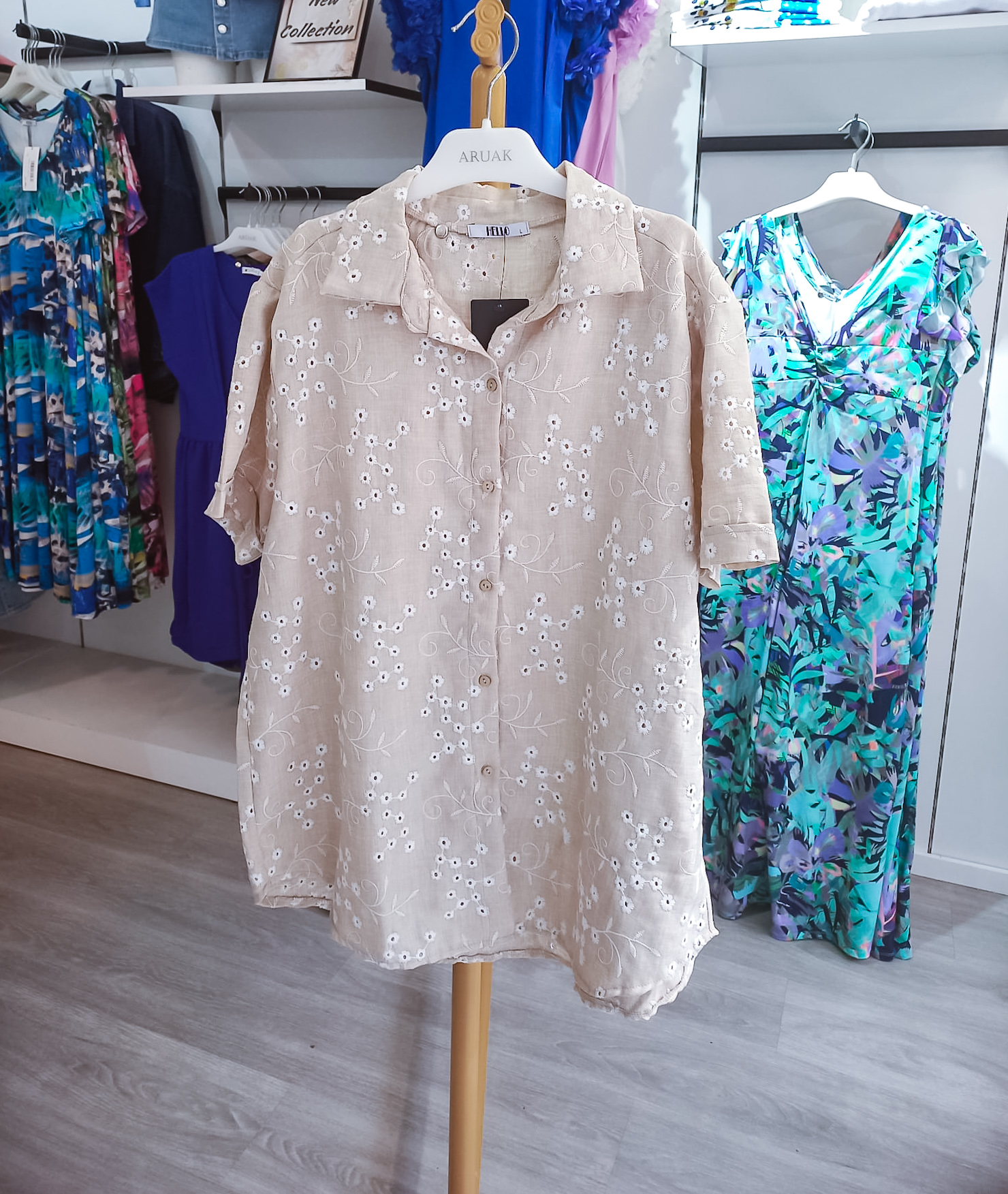 https://bo.aruak.pt/FileUploads/produtos/mulher/blusa/img-20250502-wa0052.jpg