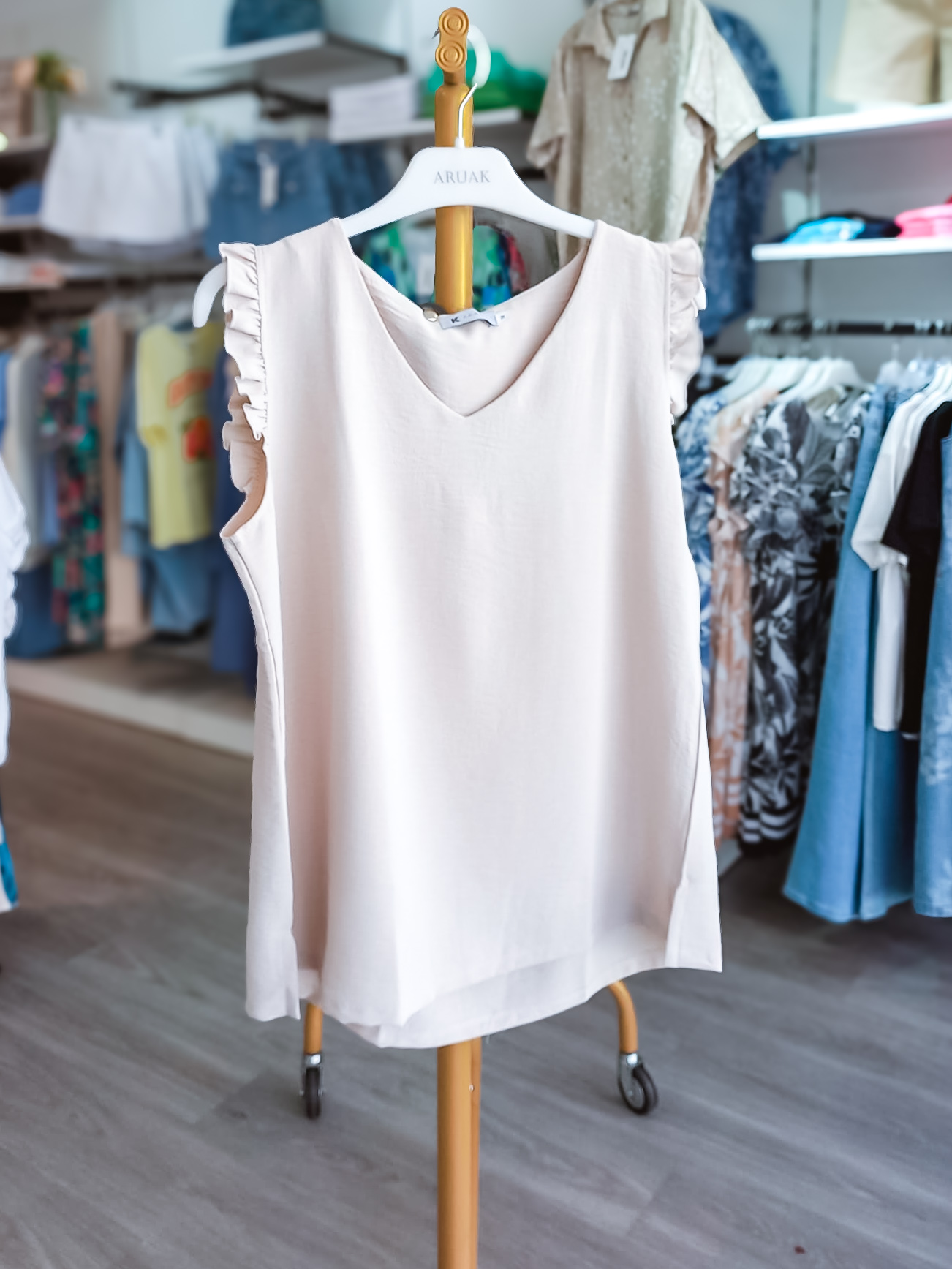 https://bo.aruak.pt/FileUploads/produtos/mulher/blusa/img-20250524-wa00301.jpg