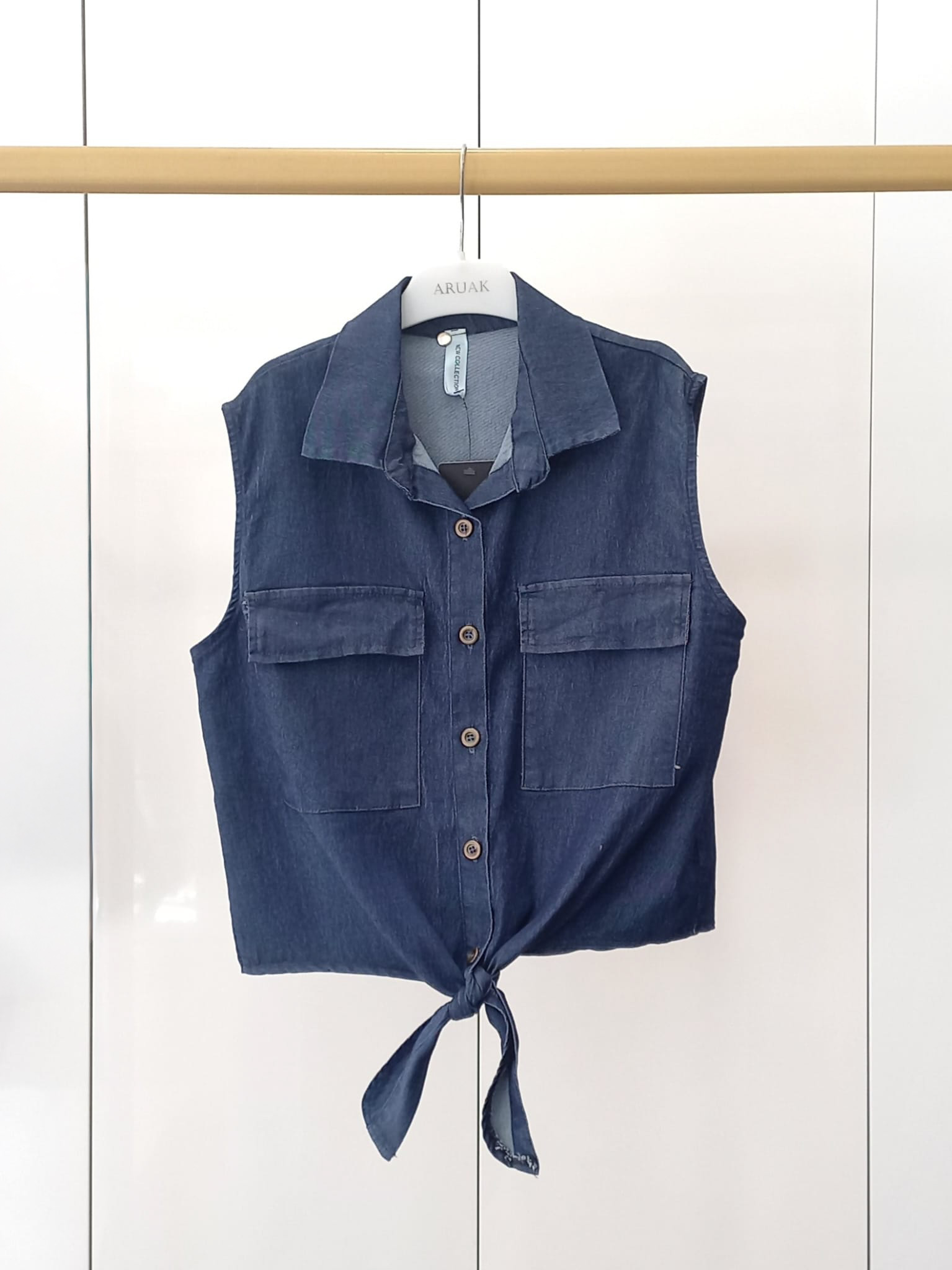 https://bo.aruak.pt/FileUploads/produtos/mulher/blusa/img-20260507-wa0040.jpg
