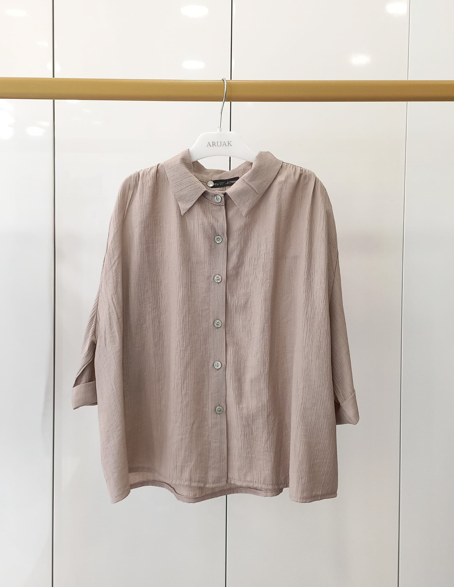 https://bo.aruak.pt/FileUploads/produtos/mulher/blusa/img-20260508-wa0028.jpg