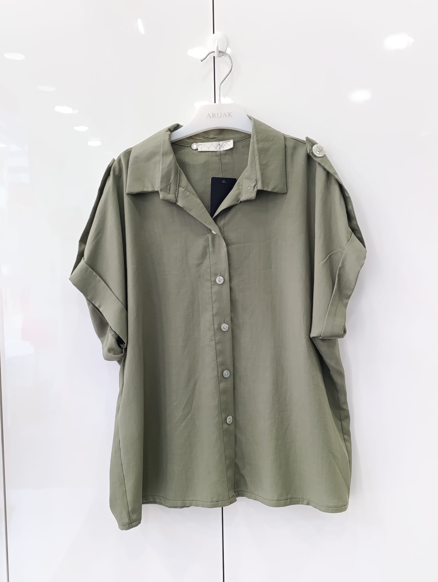 https://bo.aruak.pt/FileUploads/produtos/mulher/blusa/img-20260618-wa0054.jpg