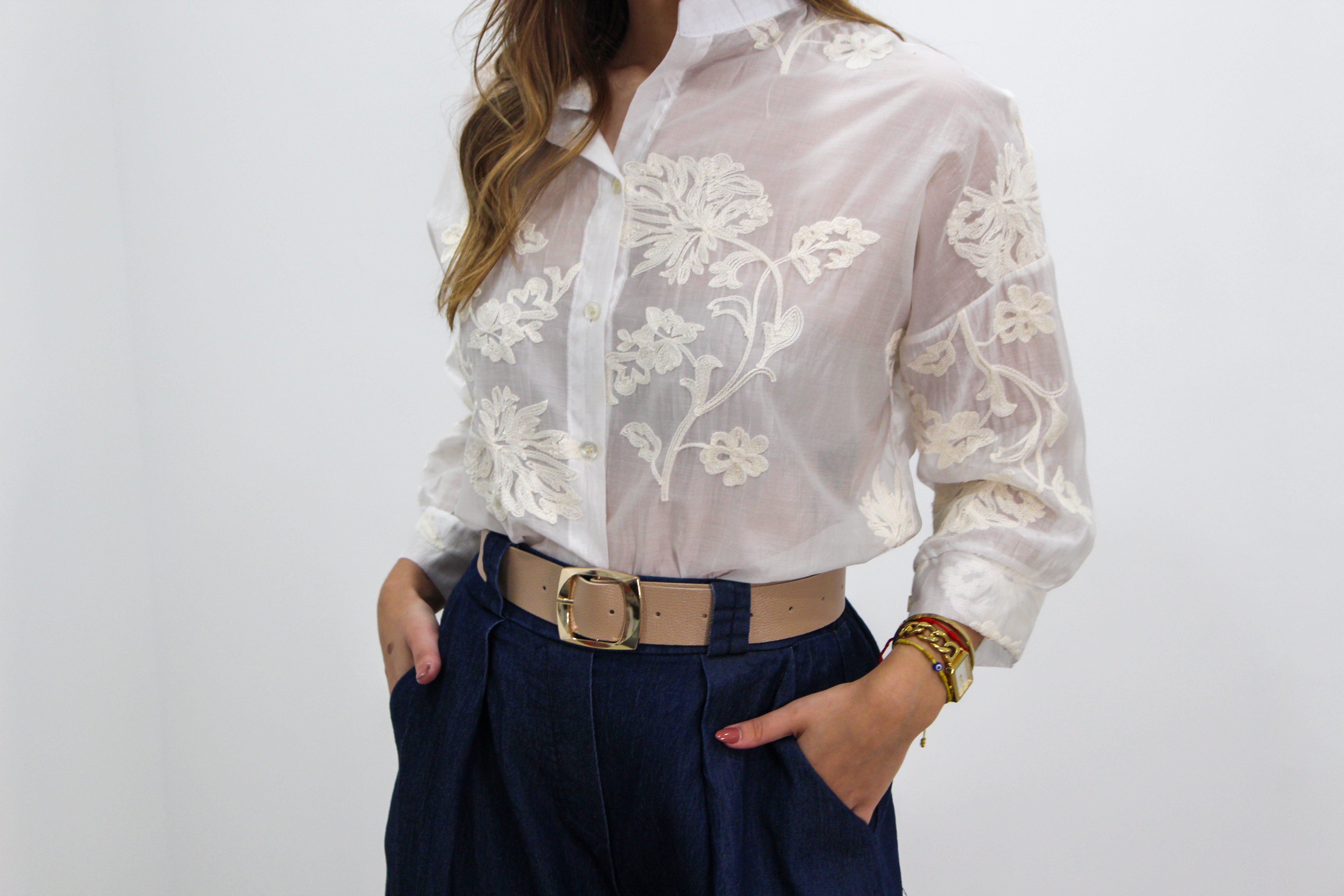 https://bo.aruak.pt/FileUploads/produtos/mulher/blusa/img_0098.jpg