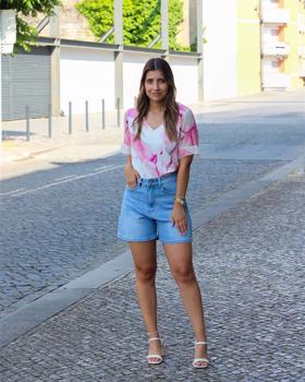https://bo.aruak.pt/FileUploads/produtos/mulher/blusa/img_1066-custom_thumb.jpg