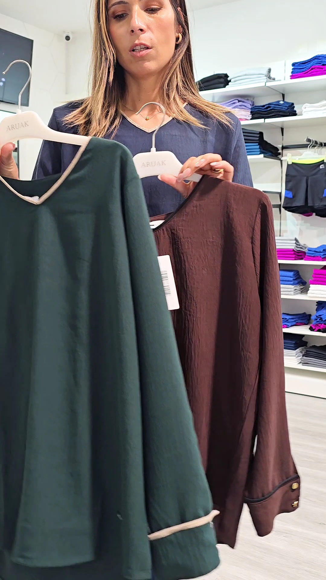 https://bo.aruak.pt/FileUploads/produtos/mulher/blusa/inshot_20250926_210546500.jpg
