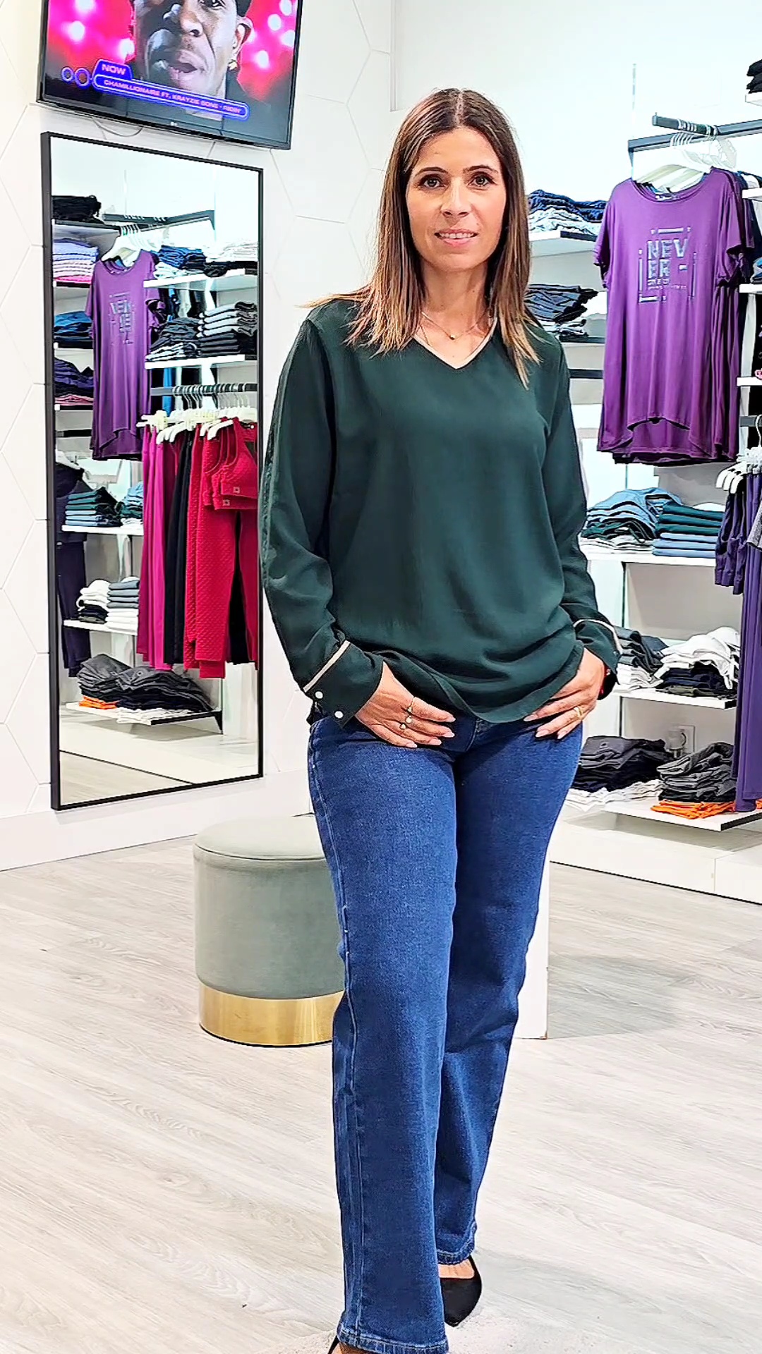 https://bo.aruak.pt/FileUploads/produtos/mulher/blusa/inshot_20250926_21054650010.jpg