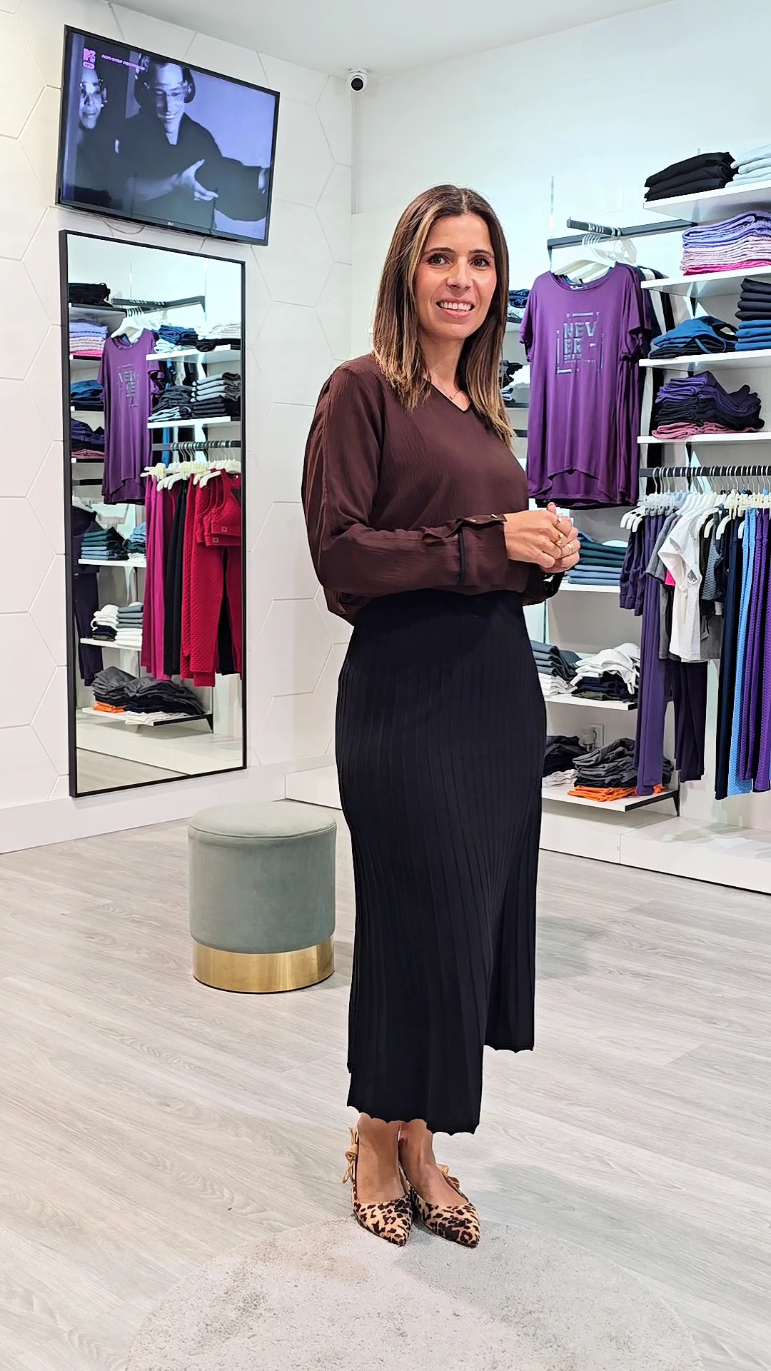 https://bo.aruak.pt/FileUploads/produtos/mulher/blusa/inshot_20250926_2105465005.jpg