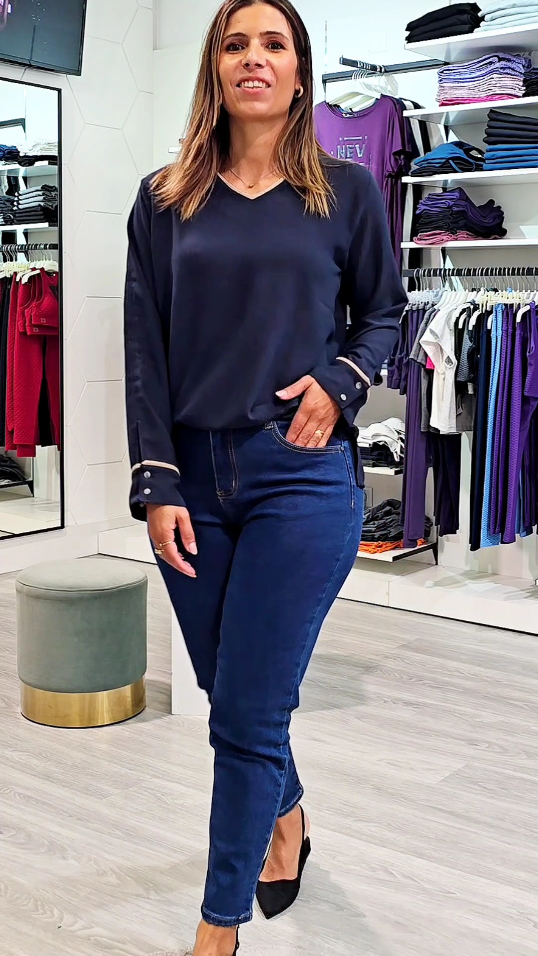 https://bo.aruak.pt/FileUploads/produtos/mulher/blusa/inshot_20250926_2105465006.jpg