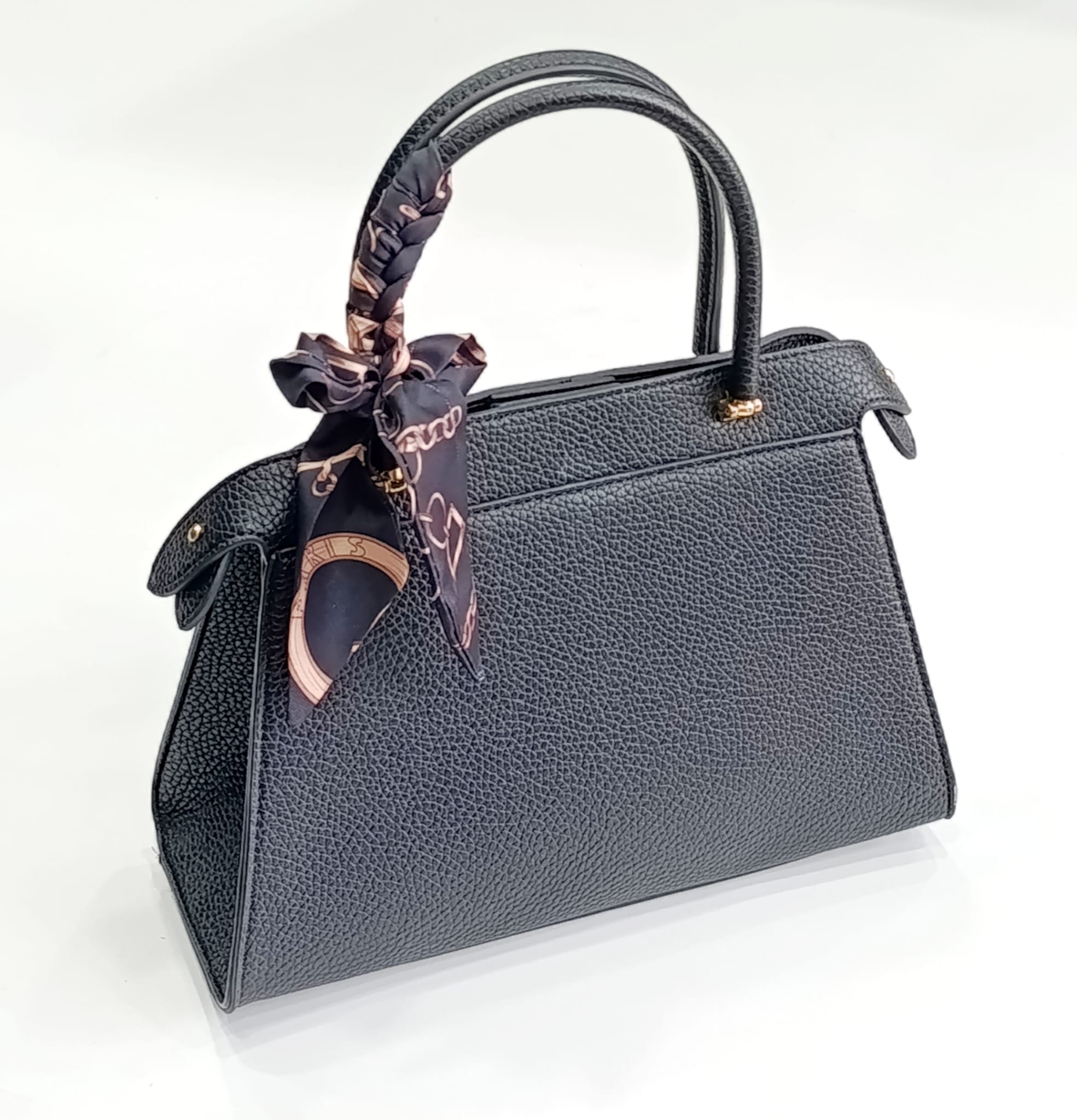 https://bo.aruak.pt/FileUploads/produtos/mulher/bolsa/q286_1.jpg