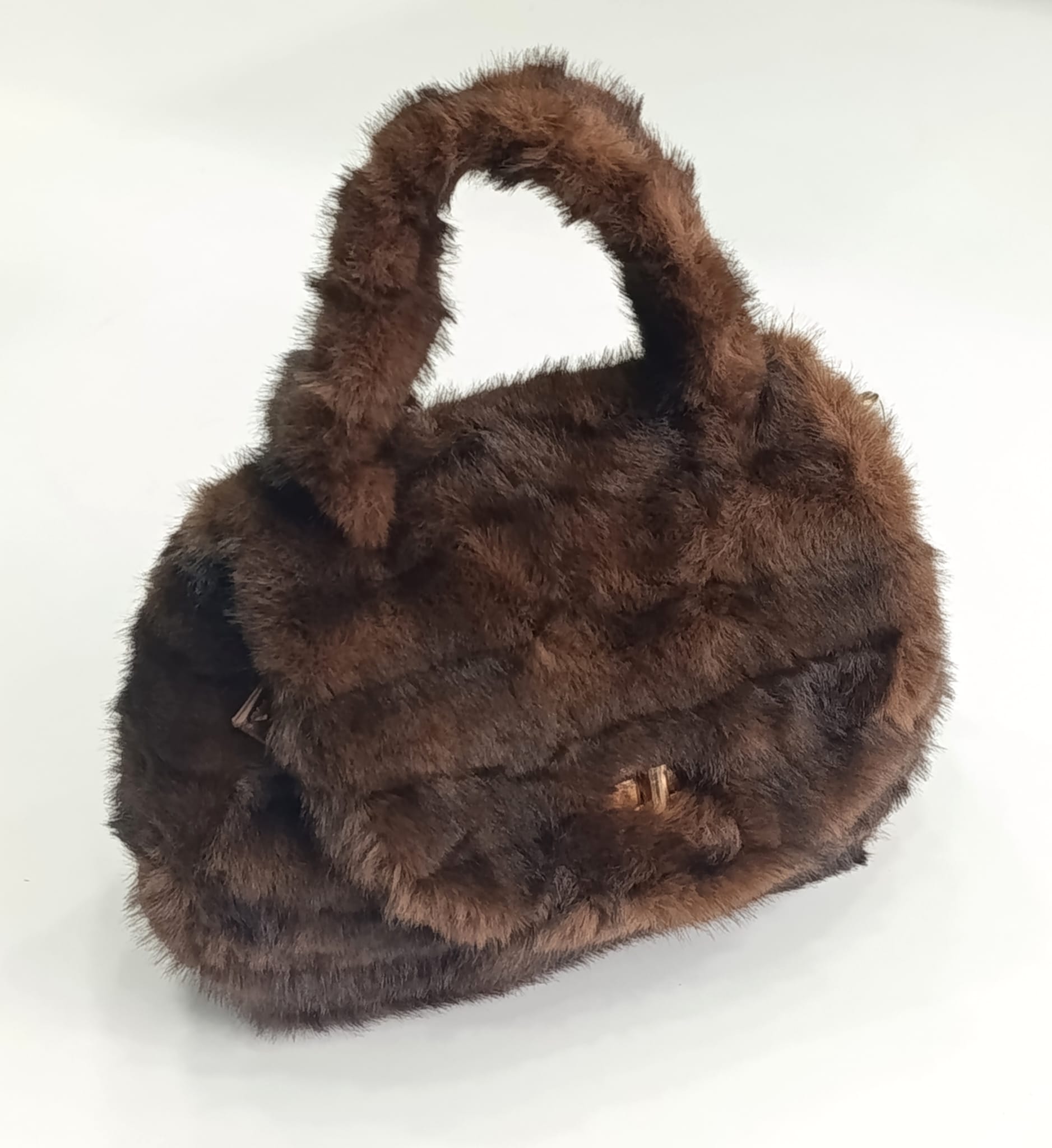 https://bo.aruak.pt/FileUploads/produtos/mulher/bolsa/q6882_1.jpg