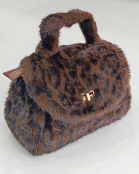 https://bo.aruak.pt/FileUploads/produtos/mulher/bolsa/q6882_2_thumb.jpg