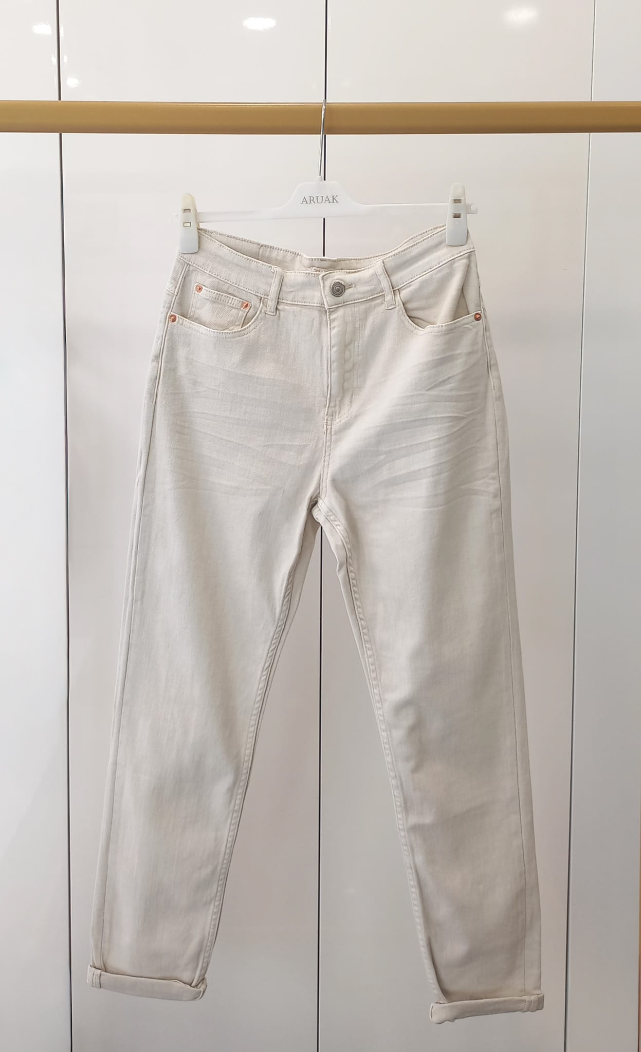 https://bo.aruak.pt/FileUploads/produtos/mulher/calcas/img-20260508-wa0035-1.jpg