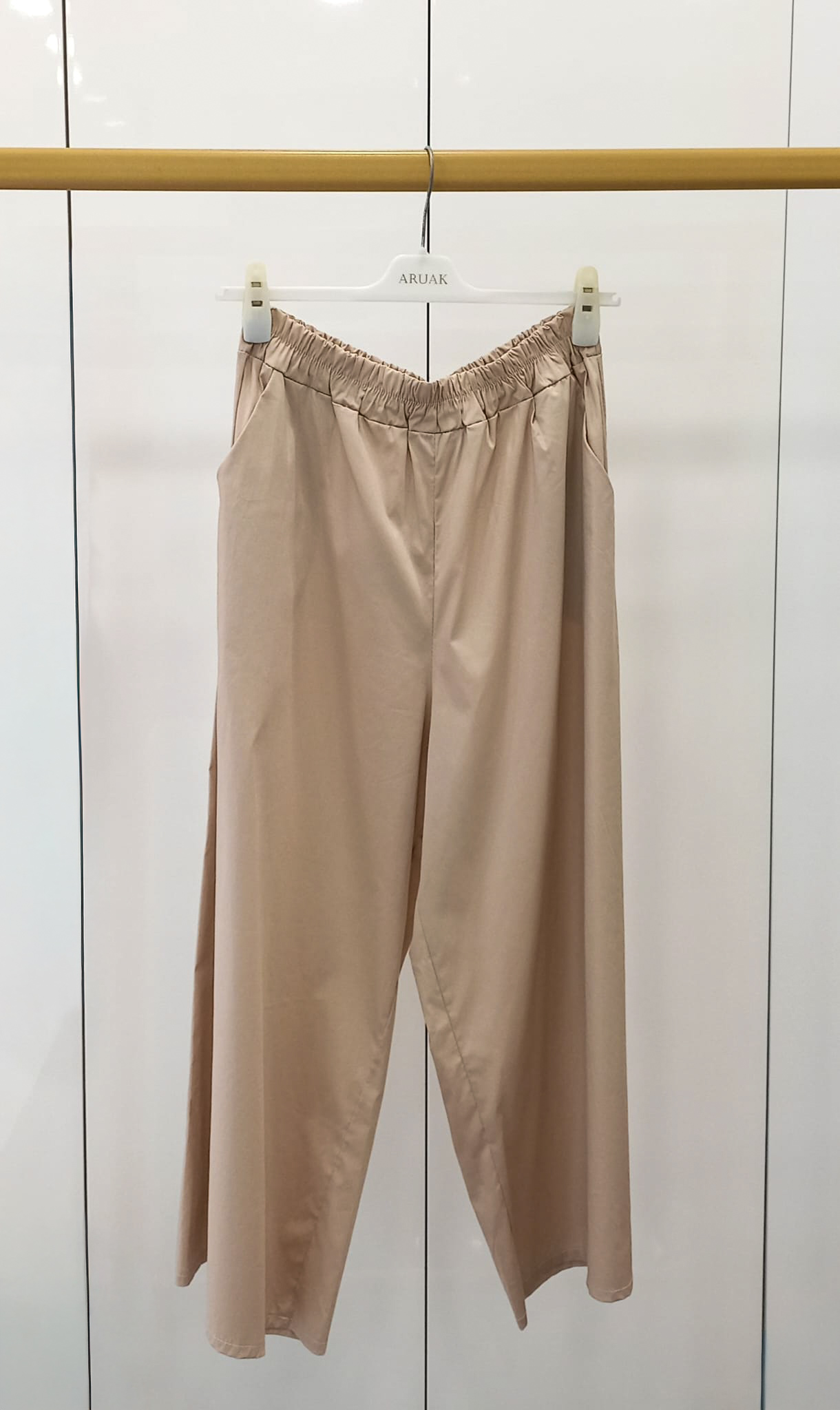 https://bo.aruak.pt/FileUploads/produtos/mulher/calcas/img-20260513-wa0030.jpg