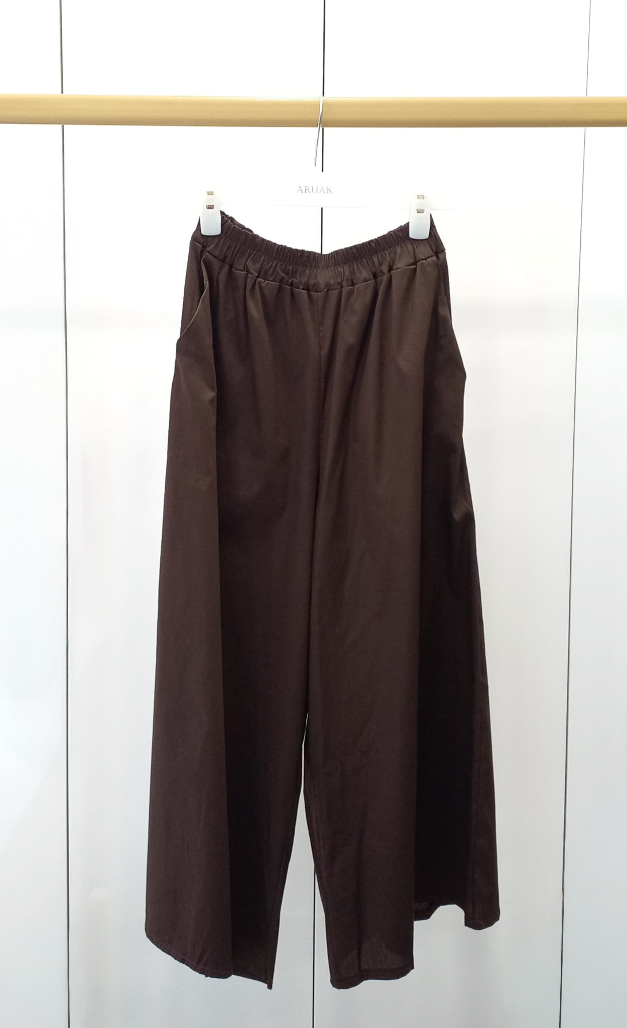 https://bo.aruak.pt/FileUploads/produtos/mulher/calcas/img-20260513-wa0031.jpg