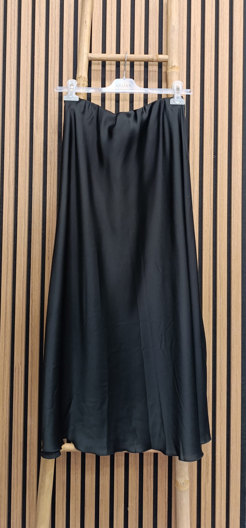 https://bo.aruak.pt/FileUploads/produtos/mulher/calcas/img-20260903-wa0121.jpg