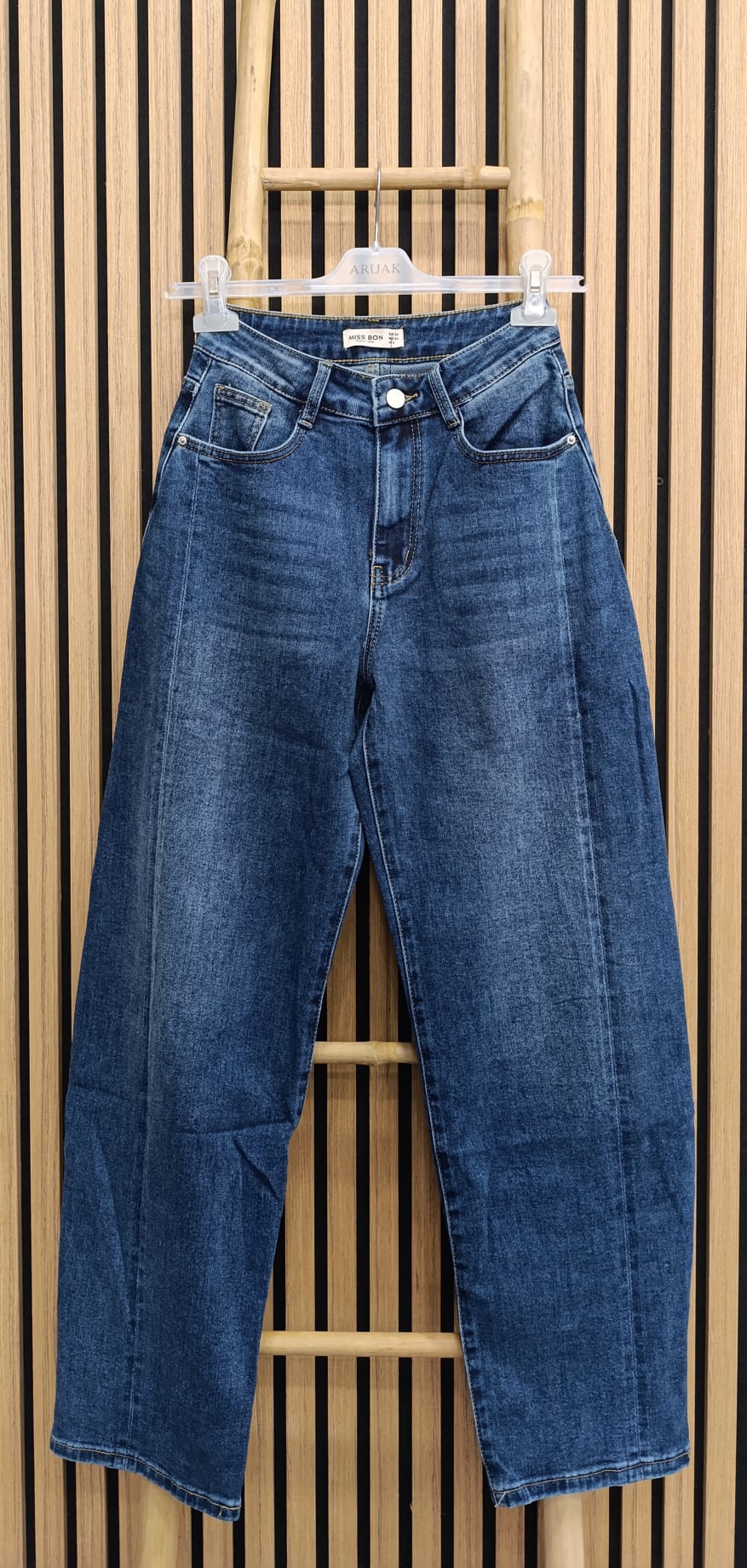 https://bo.aruak.pt/FileUploads/produtos/mulher/calcas/img-20260903-wa0123.jpg