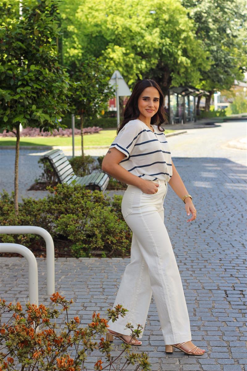 https://bo.aruak.pt/FileUploads/produtos/mulher/calcas/img_7448-custom.jpg