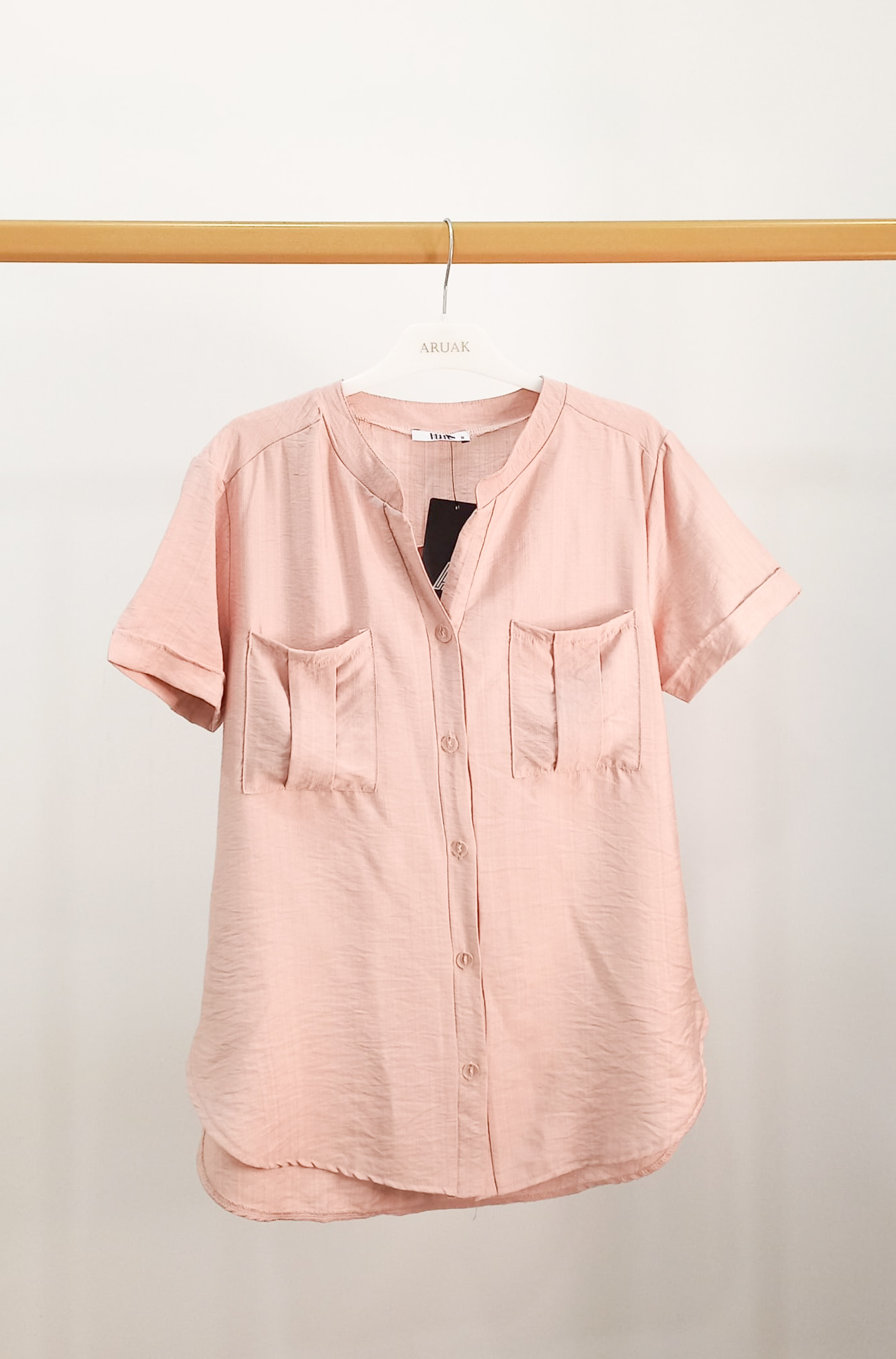 https://bo.aruak.pt/FileUploads/produtos/mulher/camisa/img-20260410-wa00961.jpg
