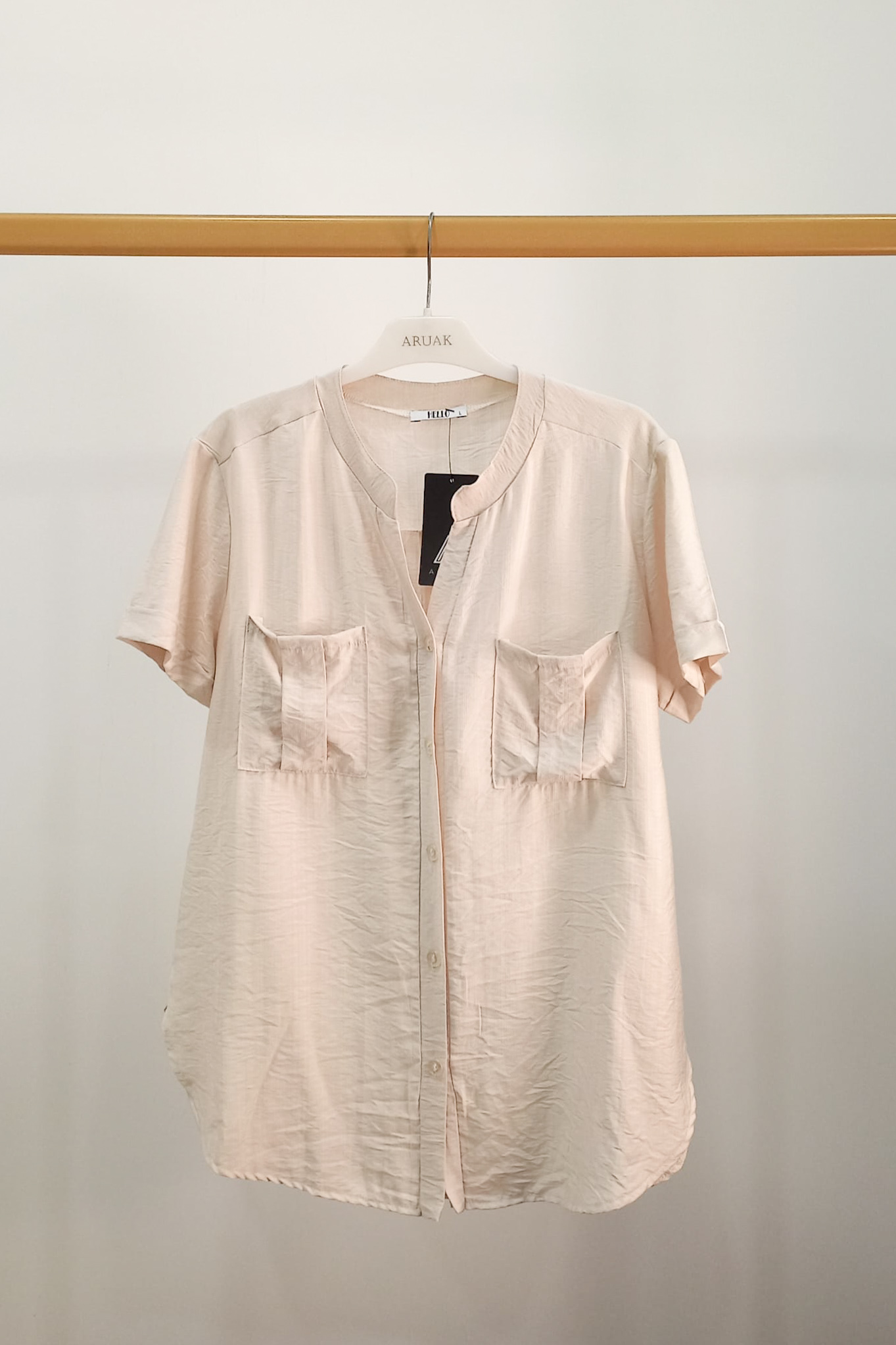 https://bo.aruak.pt/FileUploads/produtos/mulher/camisa/img-20260410-wa00971.jpg