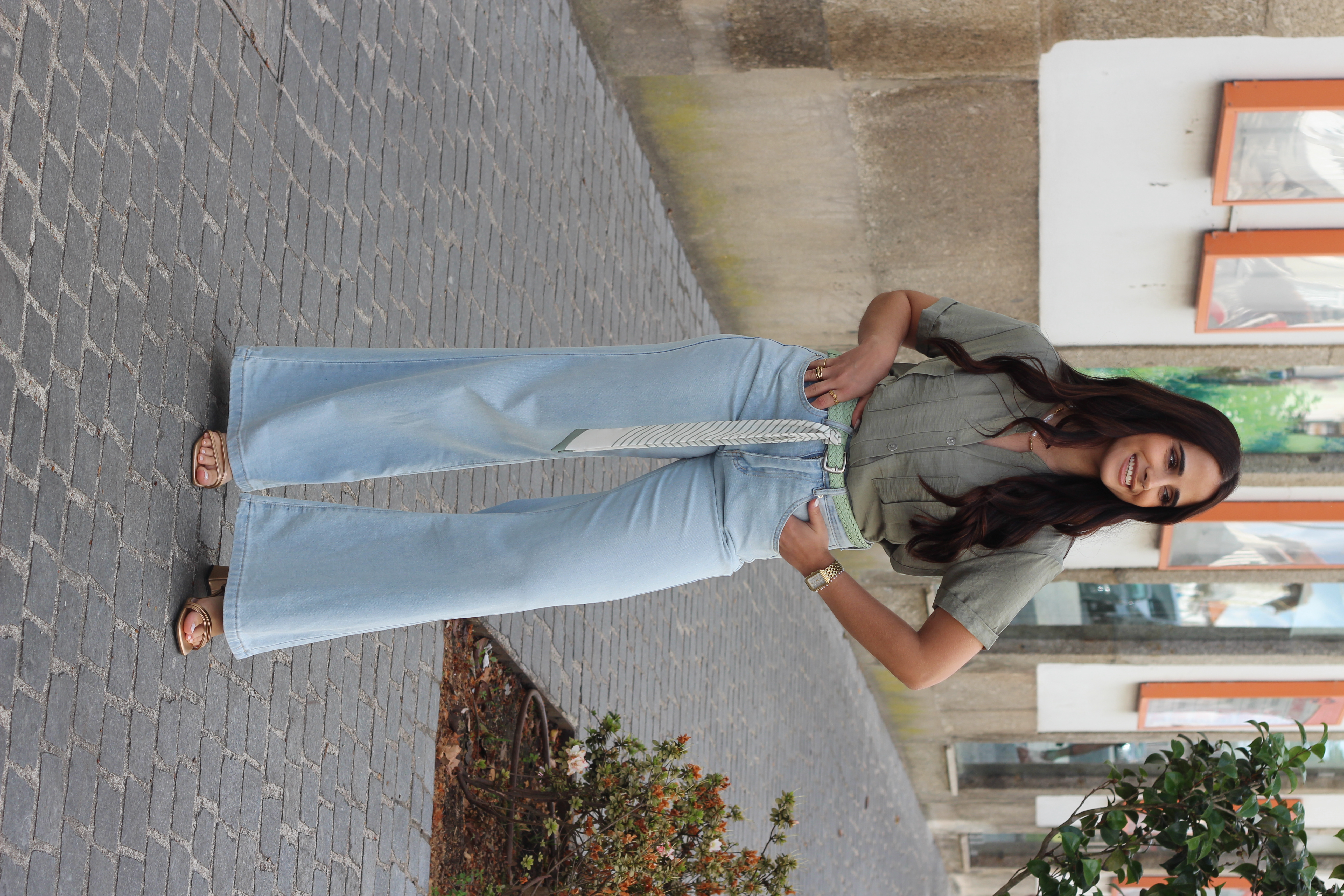 https://bo.aruak.pt/FileUploads/produtos/mulher/camisa/img_7784.JPG