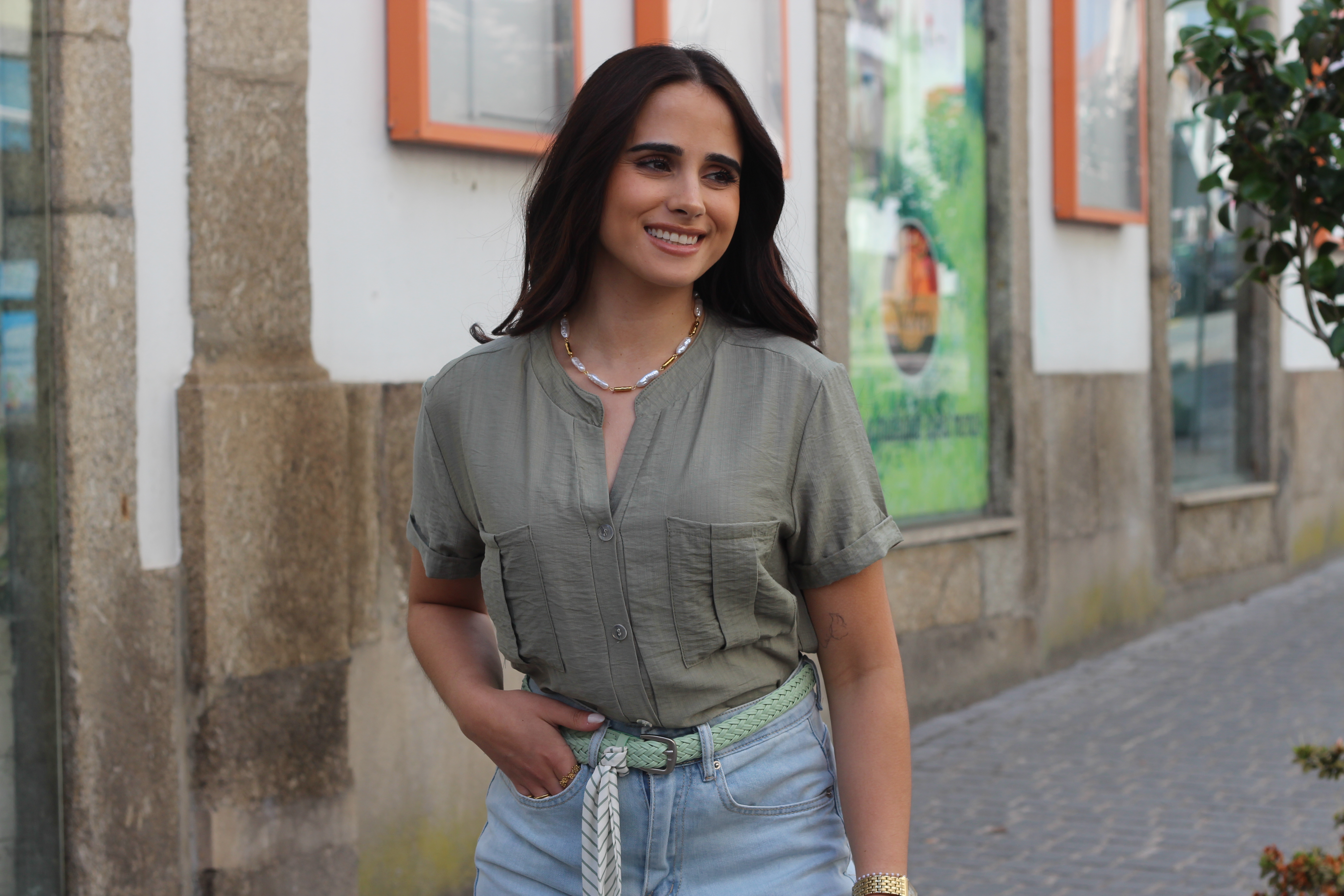 https://bo.aruak.pt/FileUploads/produtos/mulher/camisa/img_7797.JPG