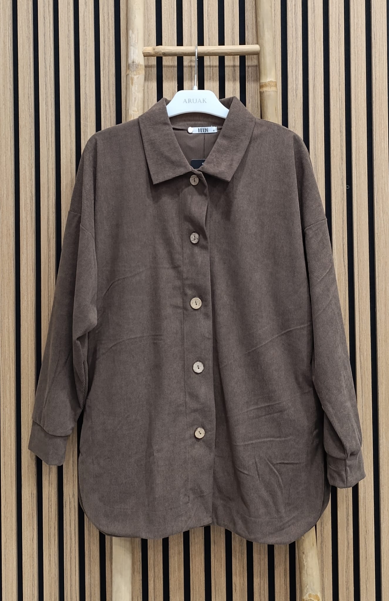https://bo.aruak.pt/FileUploads/produtos/mulher/camisa/q0093_1.jpg