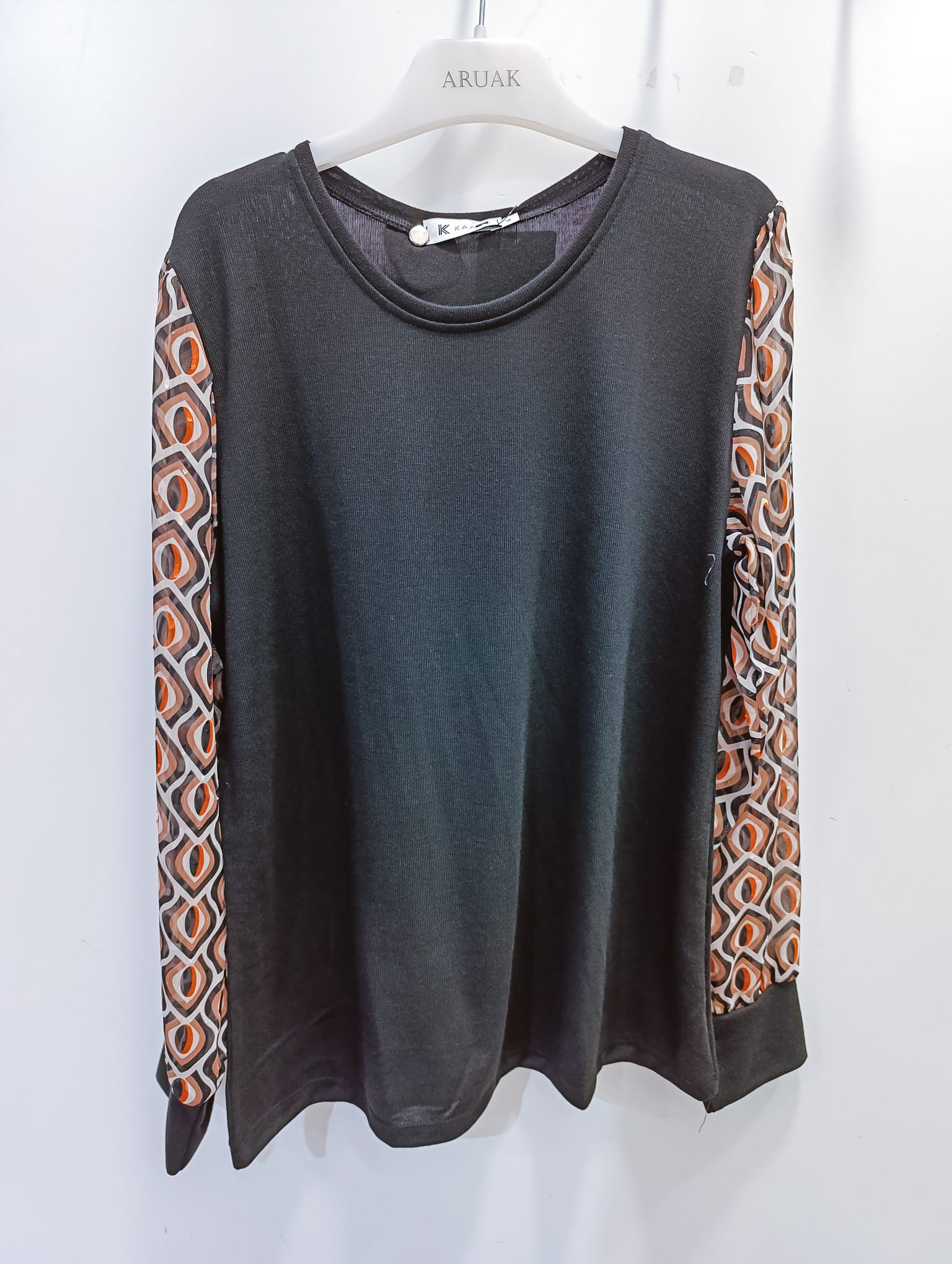 https://bo.aruak.pt/FileUploads/produtos/mulher/camisolas/img-20250927-wa0042.jpg