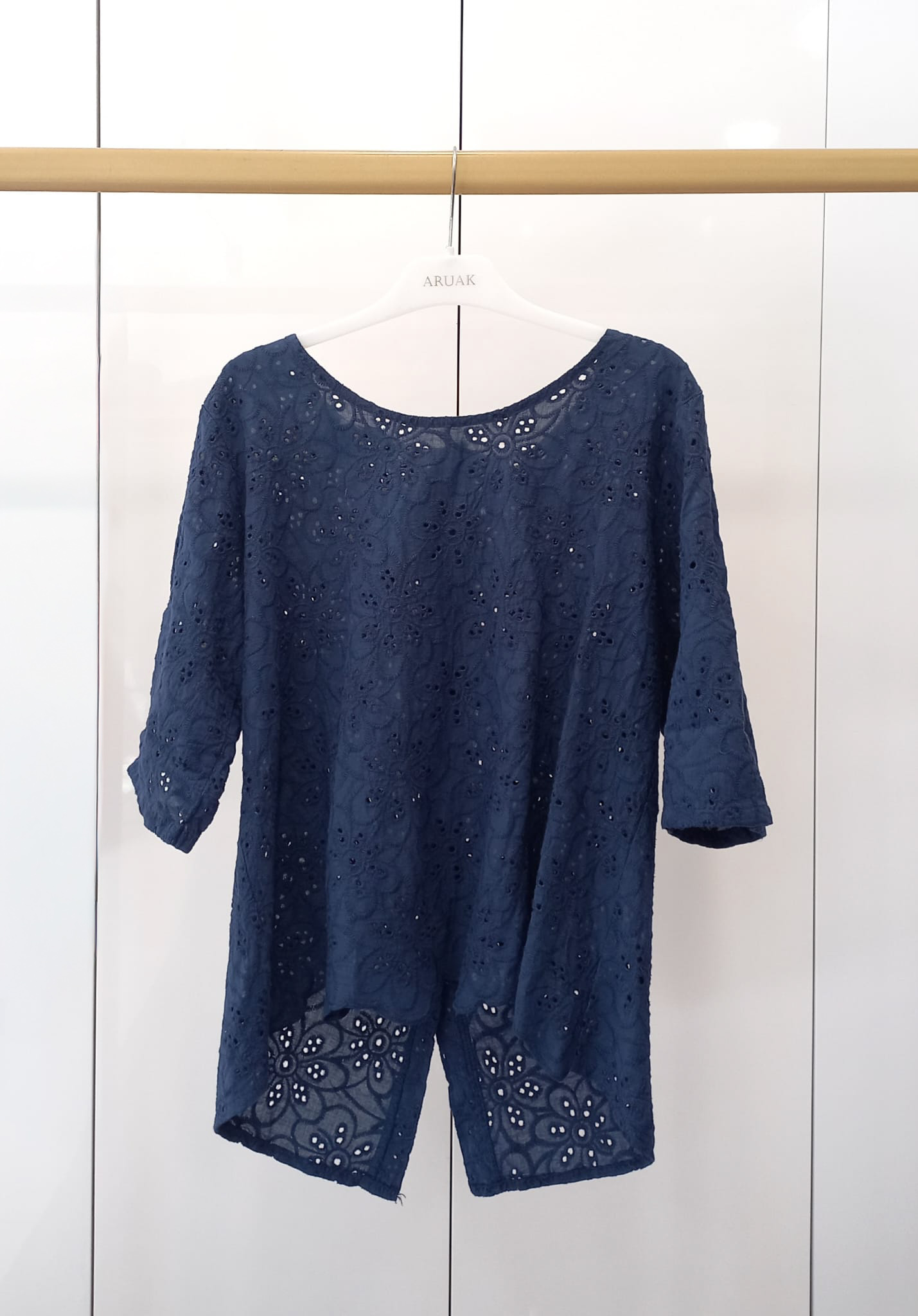 https://bo.aruak.pt/FileUploads/produtos/mulher/camisolas/img-20260507-wa0052.jpg