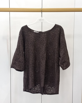 https://bo.aruak.pt/FileUploads/produtos/mulher/camisolas/img-20260507-wa0054_thumb.jpg