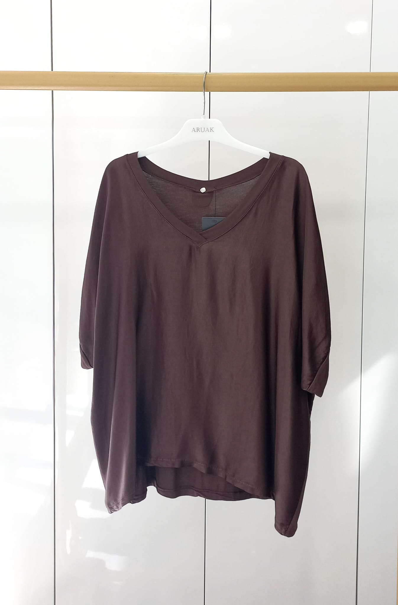 https://bo.aruak.pt/FileUploads/produtos/mulher/camisolas/img-20260609-wa0059.jpg