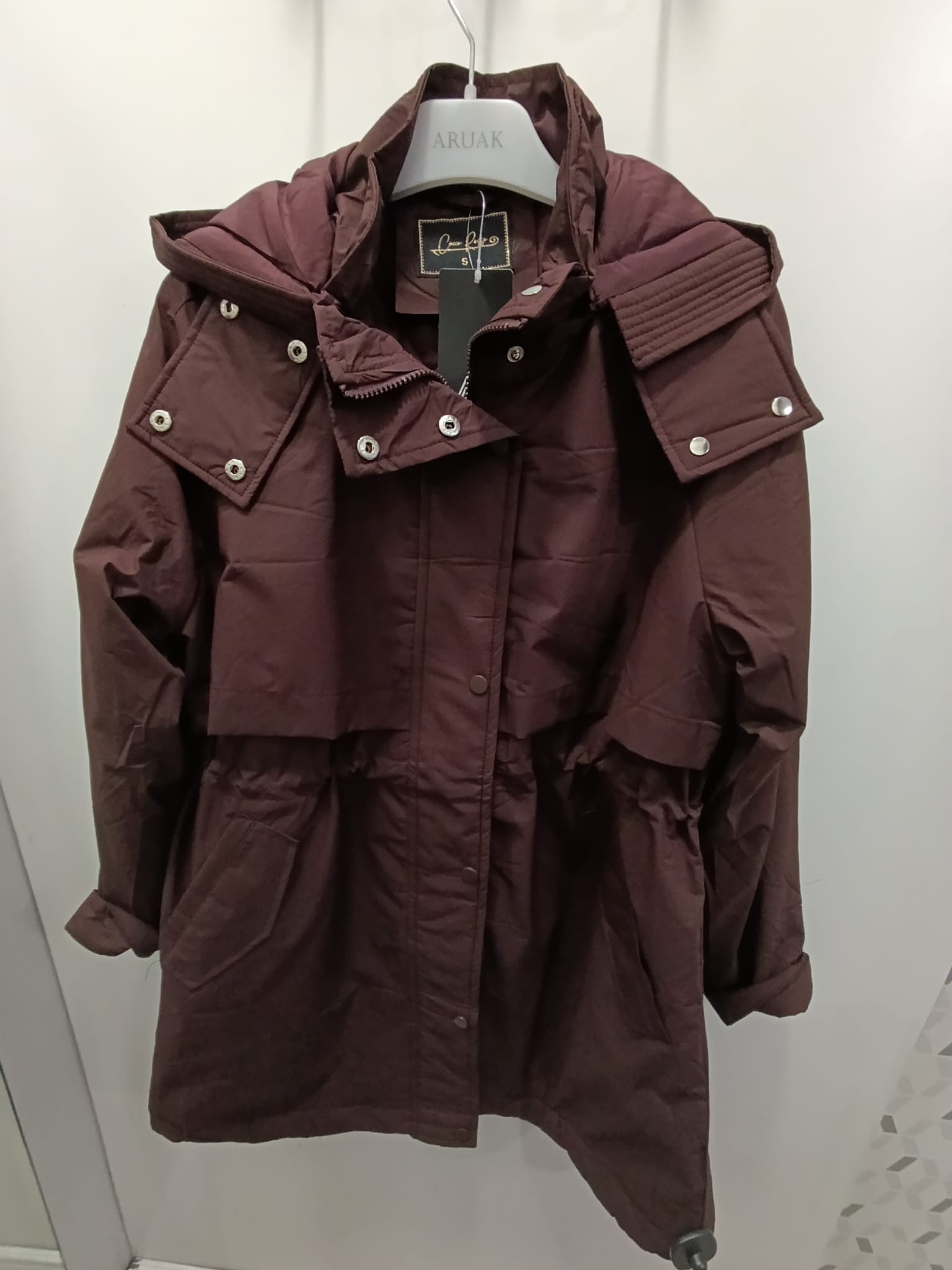 https://bo.aruak.pt/FileUploads/produtos/mulher/casaco/img-20251008-wa0054.jpg