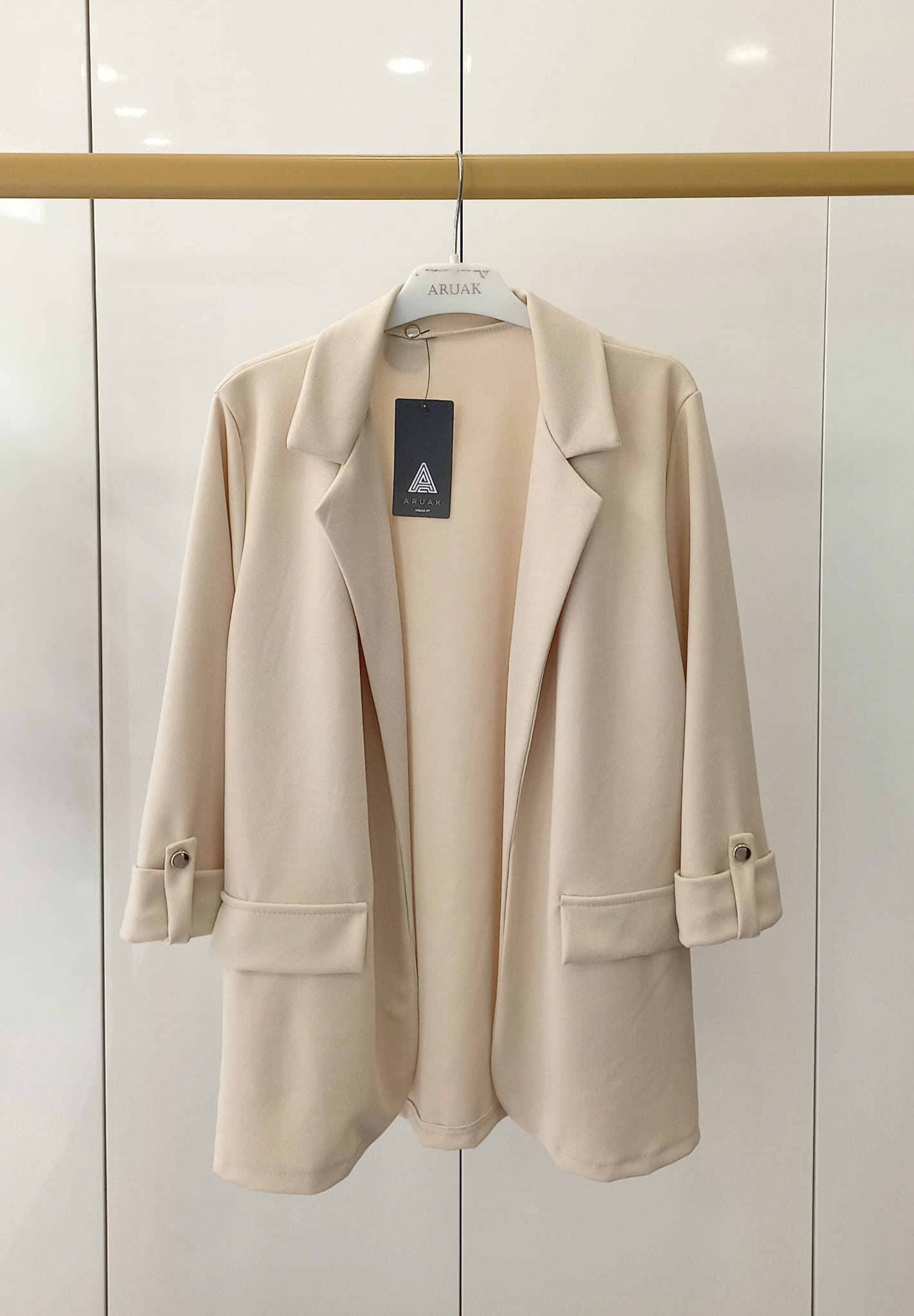 https://bo.aruak.pt/FileUploads/produtos/mulher/casaco/img-20260508-wa0041.jpg