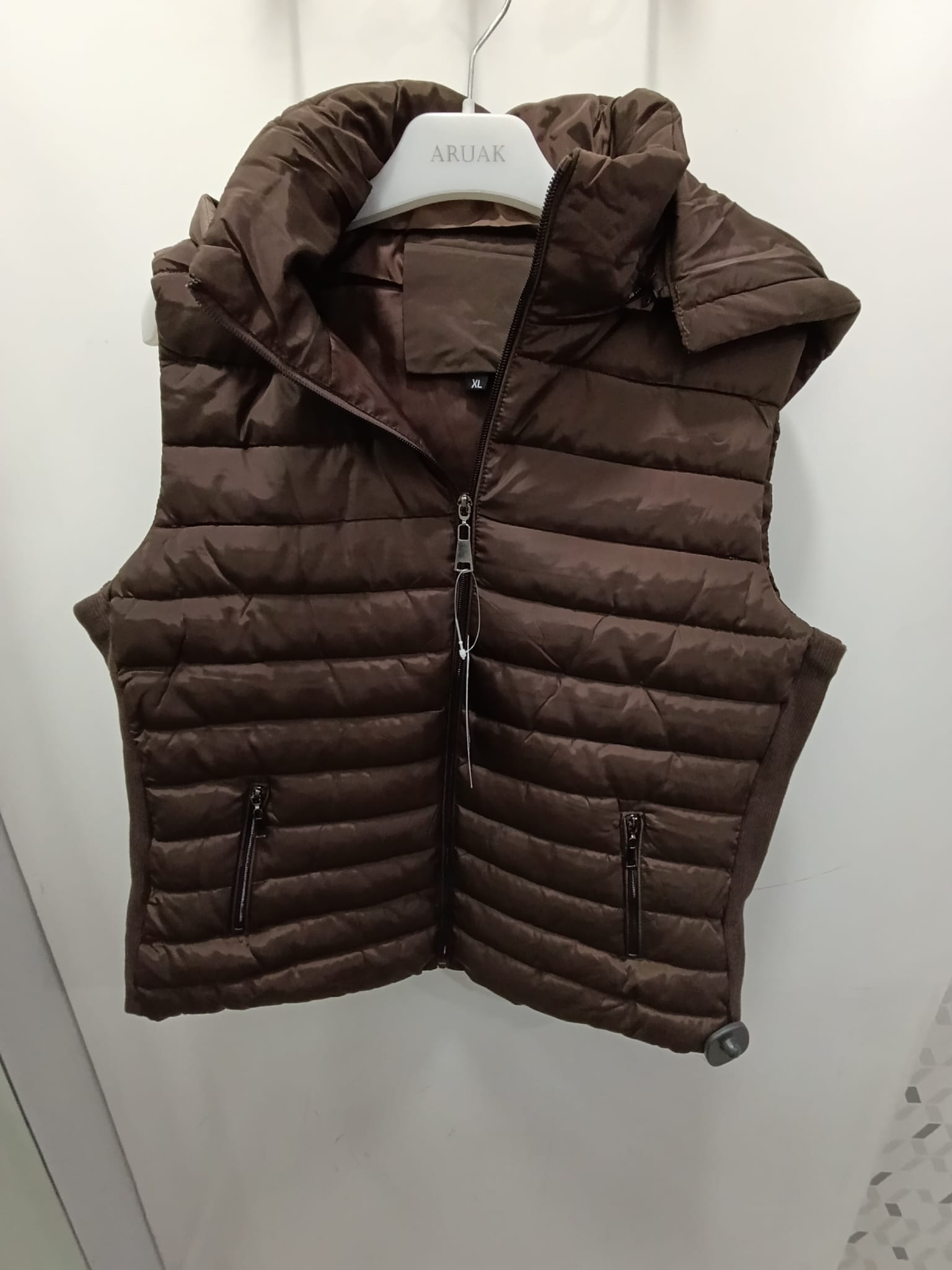 https://bo.aruak.pt/FileUploads/produtos/mulher/colete/img-20251008-wa0047.jpg
