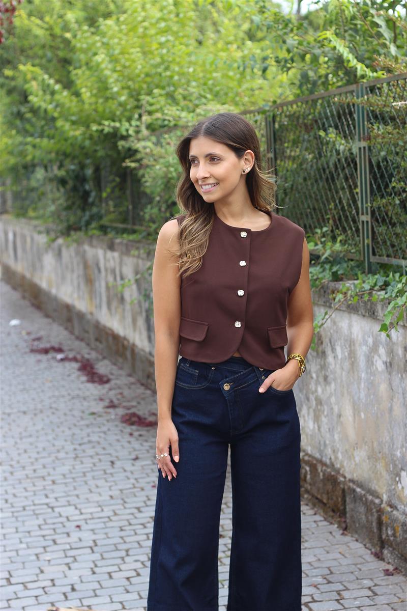 https://bo.aruak.pt/FileUploads/produtos/mulher/colete/img_5080-custom.jpg