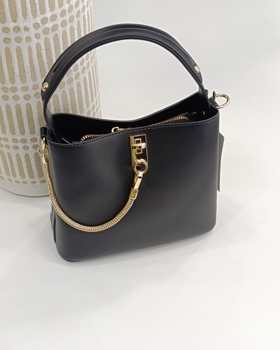 https://bo.aruak.pt/FileUploads/produtos/mulher/img-20260918-wa0068_thumb.jpg