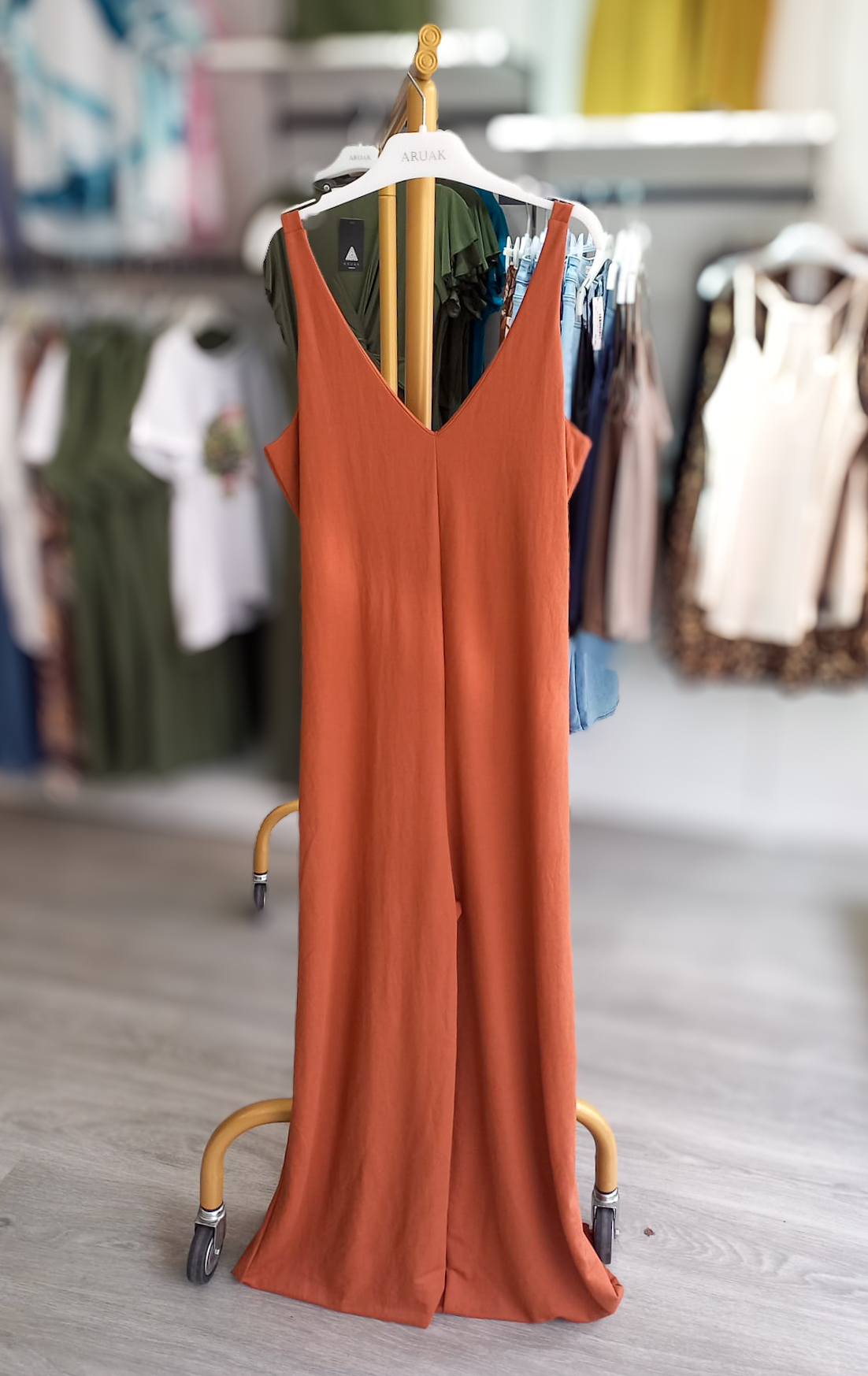 https://bo.aruak.pt/FileUploads/produtos/mulher/macacao/img-20250624-wa0057.jpg