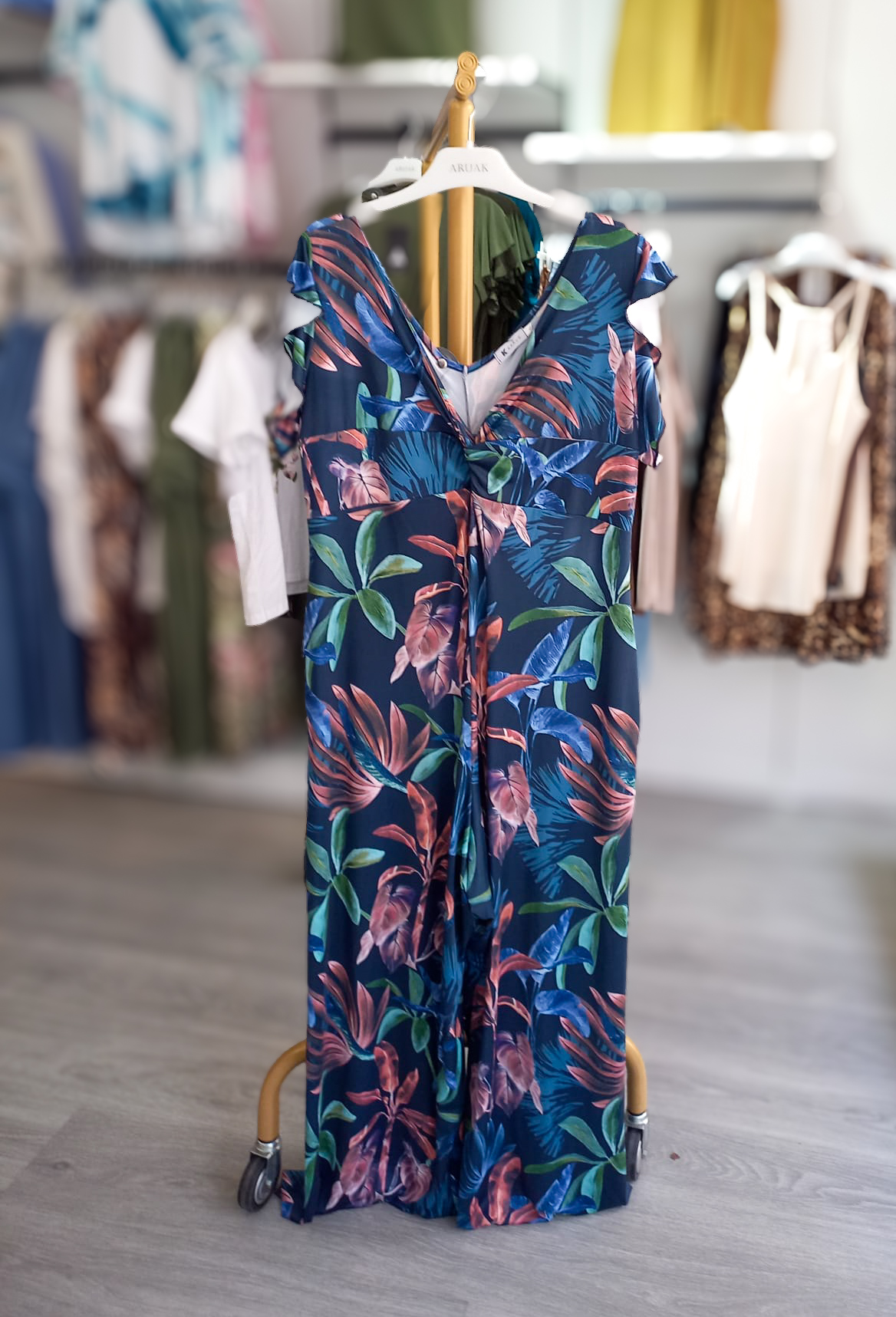 https://bo.aruak.pt/FileUploads/produtos/mulher/macacao/img-20250624-wa0066.jpg