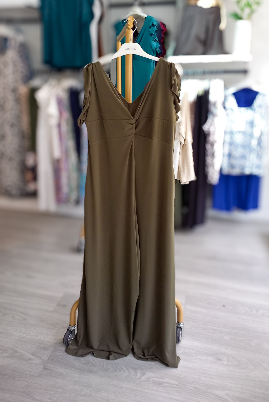 https://bo.aruak.pt/FileUploads/produtos/mulher/macacao/img-20250711-wa0039.jpg