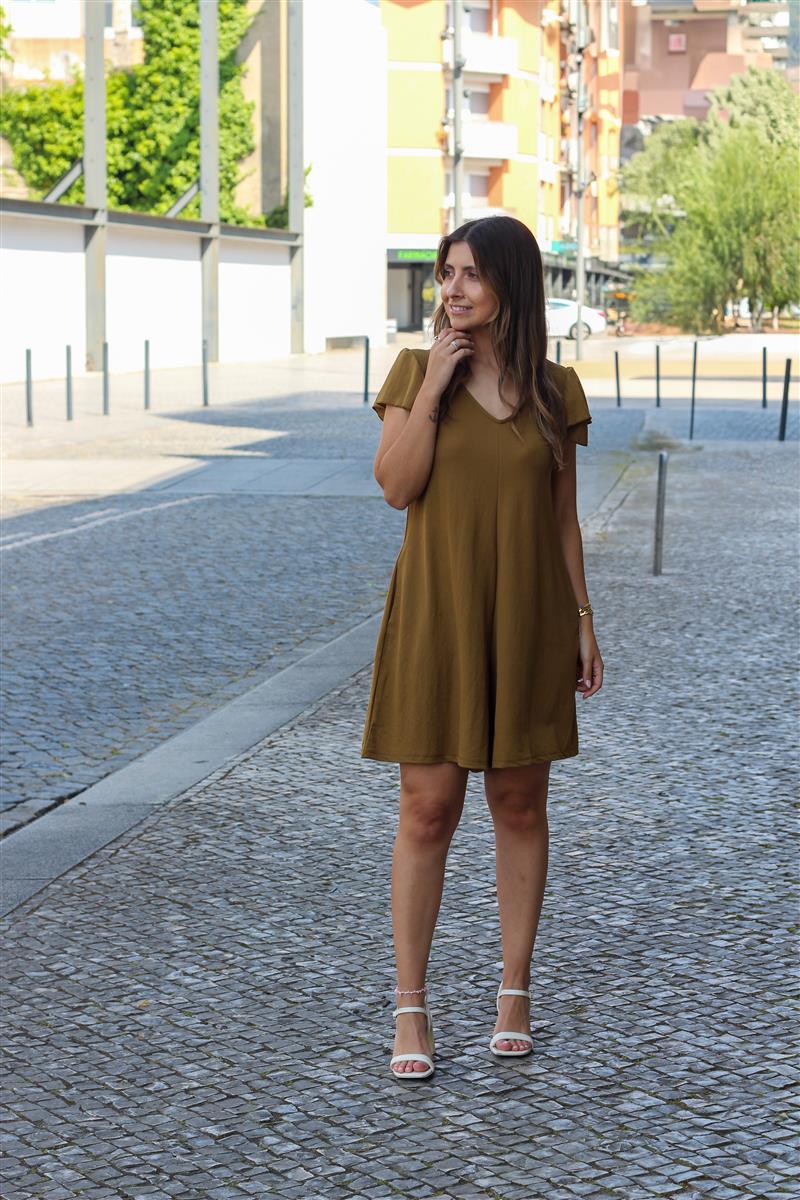 https://bo.aruak.pt/FileUploads/produtos/mulher/macacao/img_0880-custom.jpg