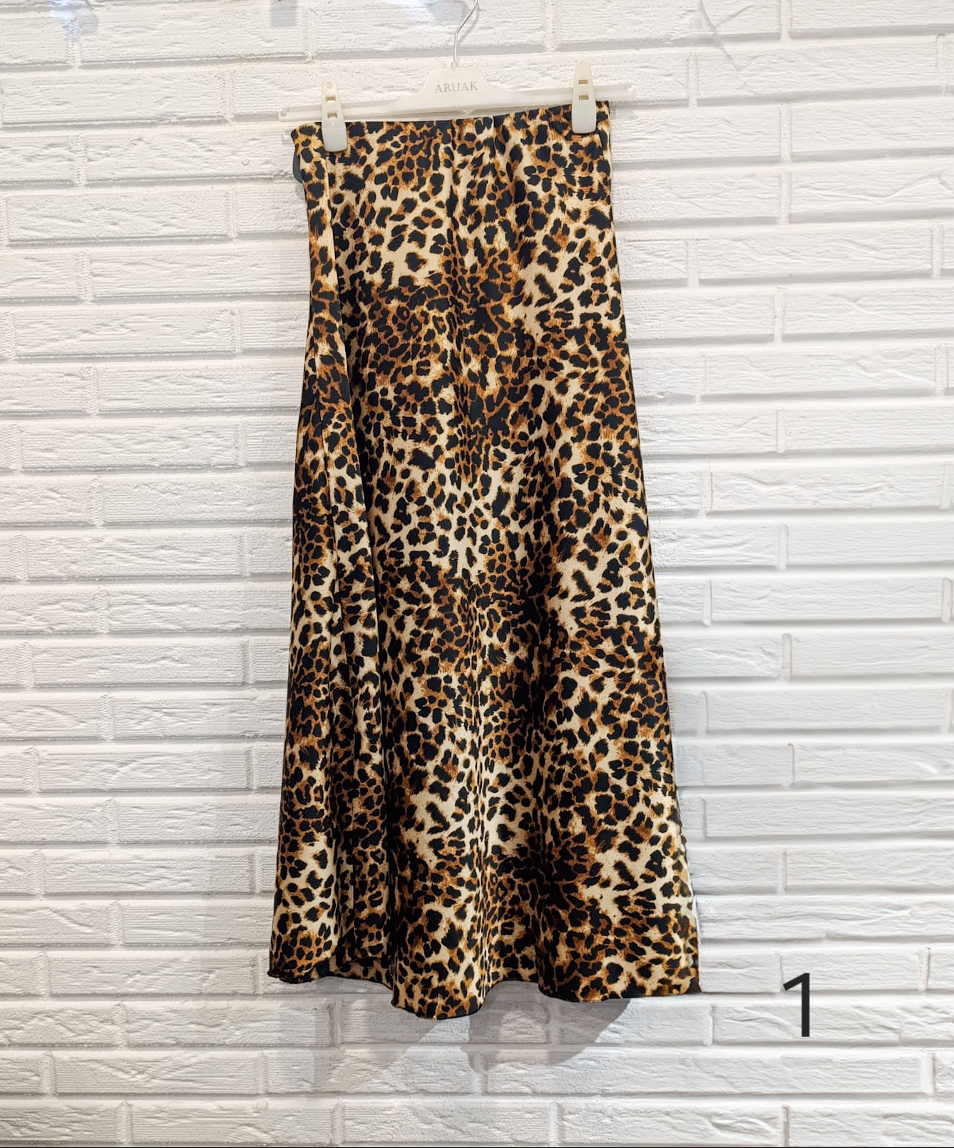 https://bo.aruak.pt/FileUploads/produtos/mulher/saia/img-20250627-wa0103.jpg