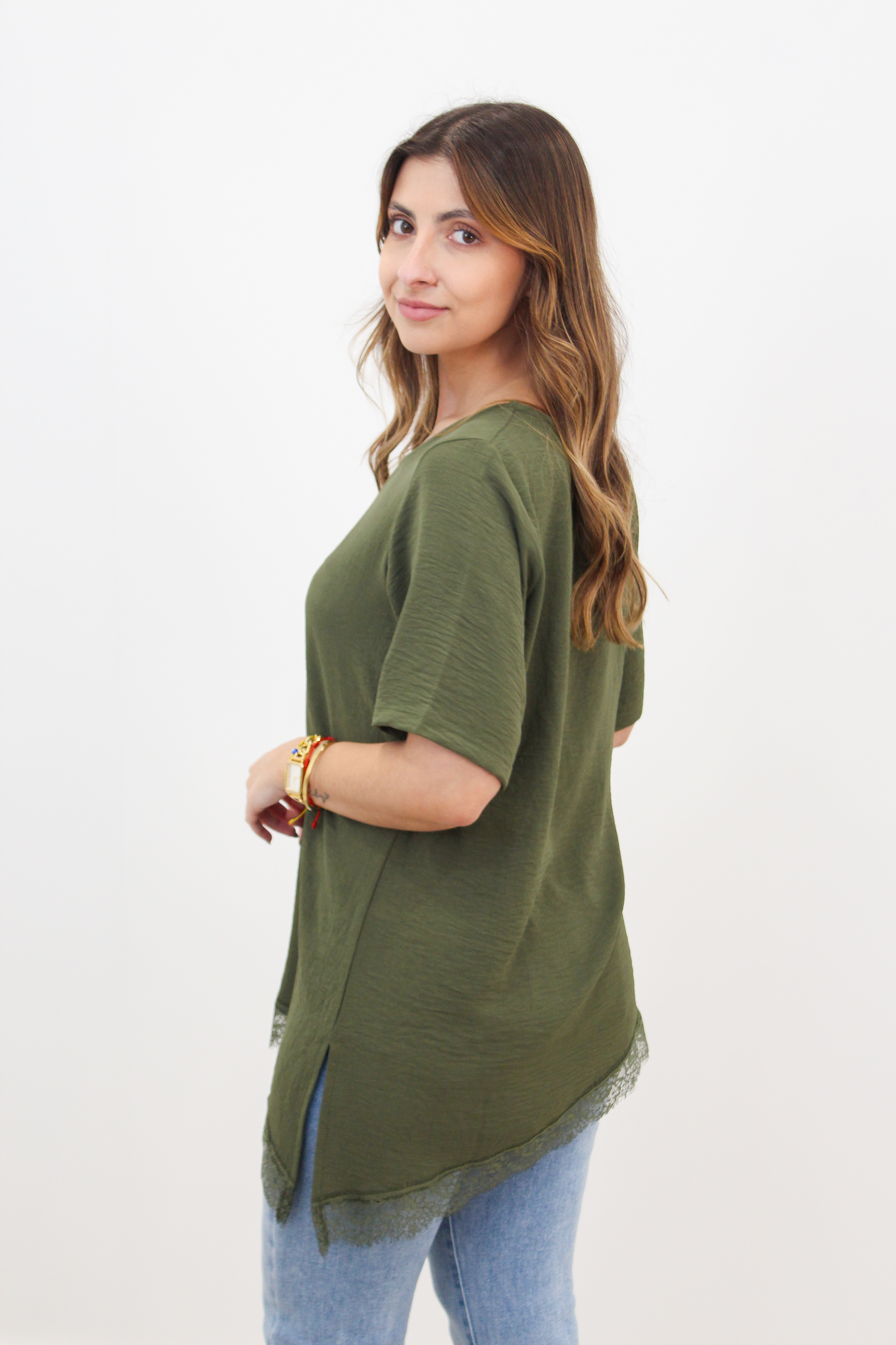 https://bo.aruak.pt/FileUploads/produtos/mulher/t-shirt/img_0229.jpg