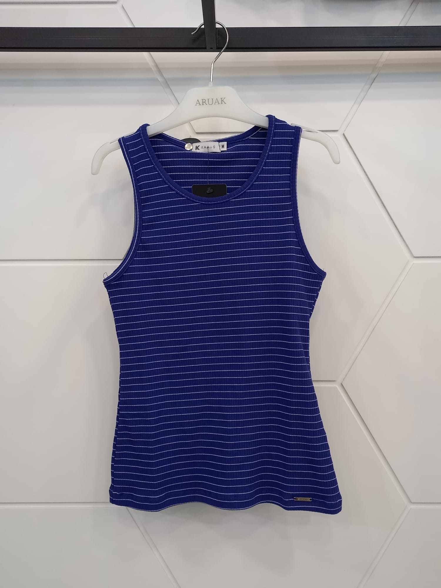 https://bo.aruak.pt/FileUploads/produtos/mulher/tops/75a1d011-46ab-4e82-8516-131c63314b89.jpg